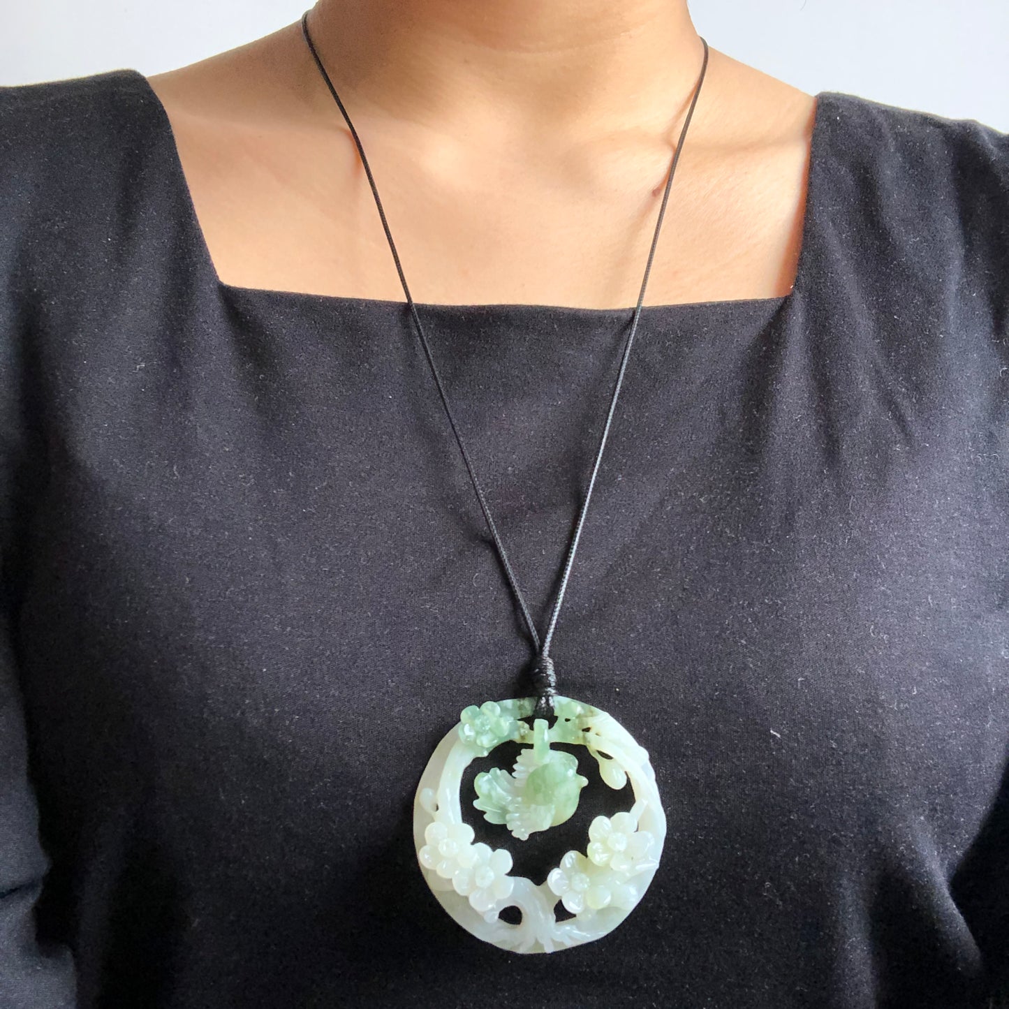 Movable! Certified Natural Xiu Jade Serpentine Hand Carved Magpie Bird Dangler with Flower Pendant Adjustable Necklace | Green & White
