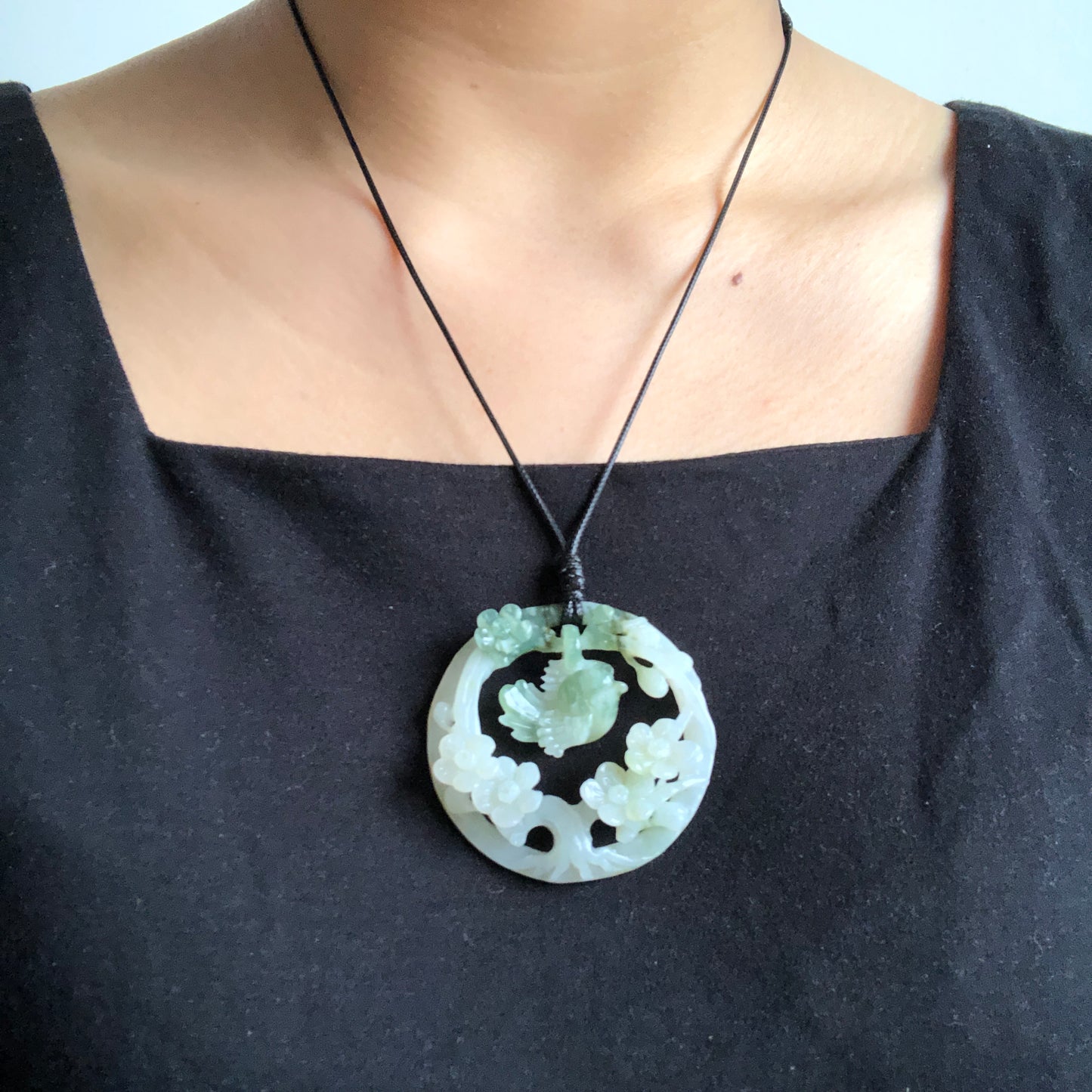 Movable! Certified Natural Xiu Jade Serpentine Hand Carved Magpie Bird Dangler with Flower Pendant Adjustable Necklace | Green & White