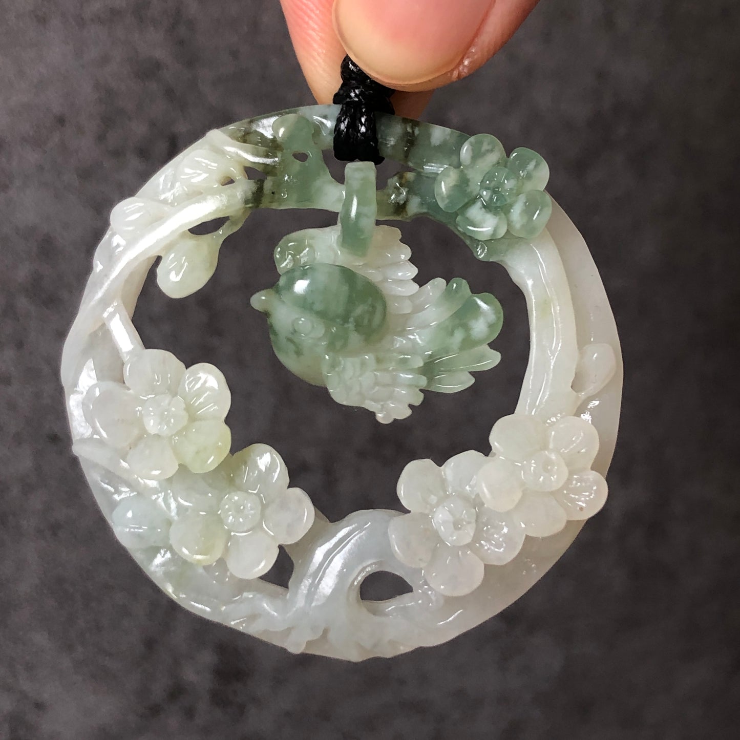 Movable! Certified Natural Xiu Jade Serpentine Hand Carved Magpie Bird Dangler with Flower Pendant Adjustable Necklace | Green & White