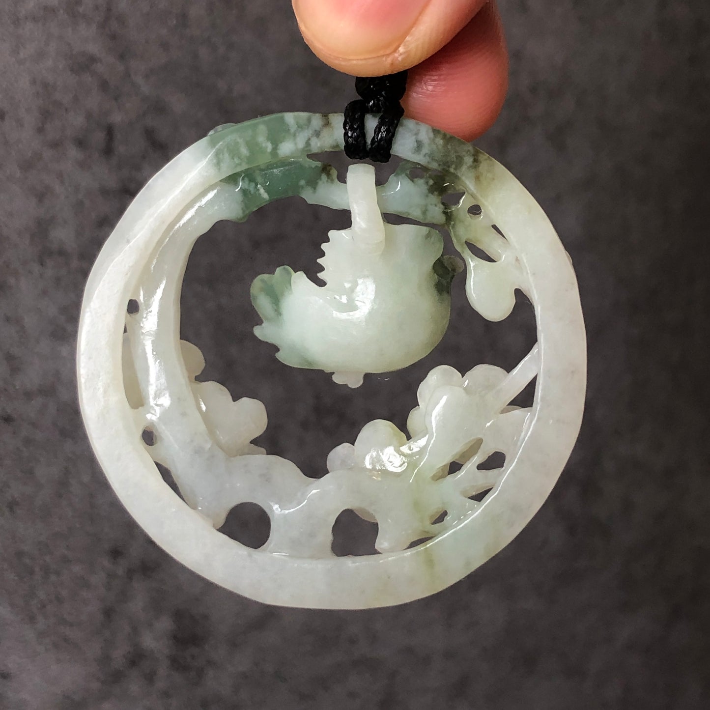 Movable! Certified Natural Xiu Jade Serpentine Hand Carved Magpie Bird Dangler with Flower Pendant Adjustable Necklace | Green & White