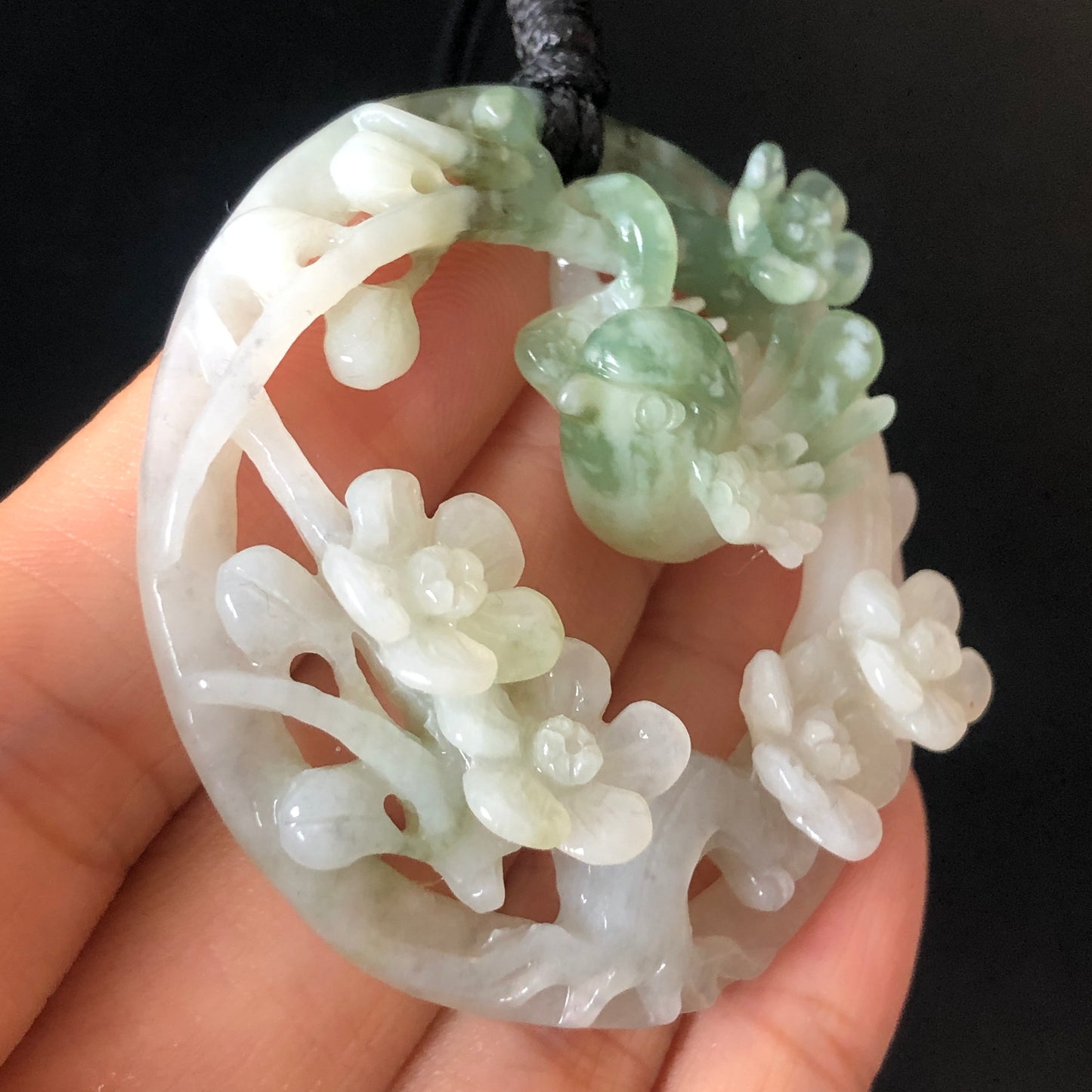 Movable! Certified Natural Xiu Jade Serpentine Hand Carved Magpie Bird Dangler with Flower Pendant Adjustable Necklace | Green & White