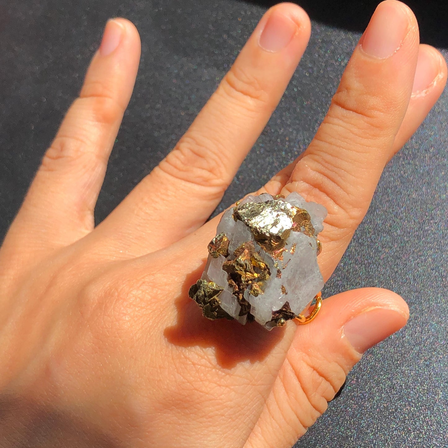 Raw Chalcopyrite Quartz Ring, Raw Stone Ring Big Raw Crystal Ring, Large Statement Ring, Chunky Irregular Ring, Oversize Gemstone Jewelry, gold-plated copper ring, Huge Cocktail Ring, Large Quartz Ring, Massive crystal Ring, Birthstone Ring for men