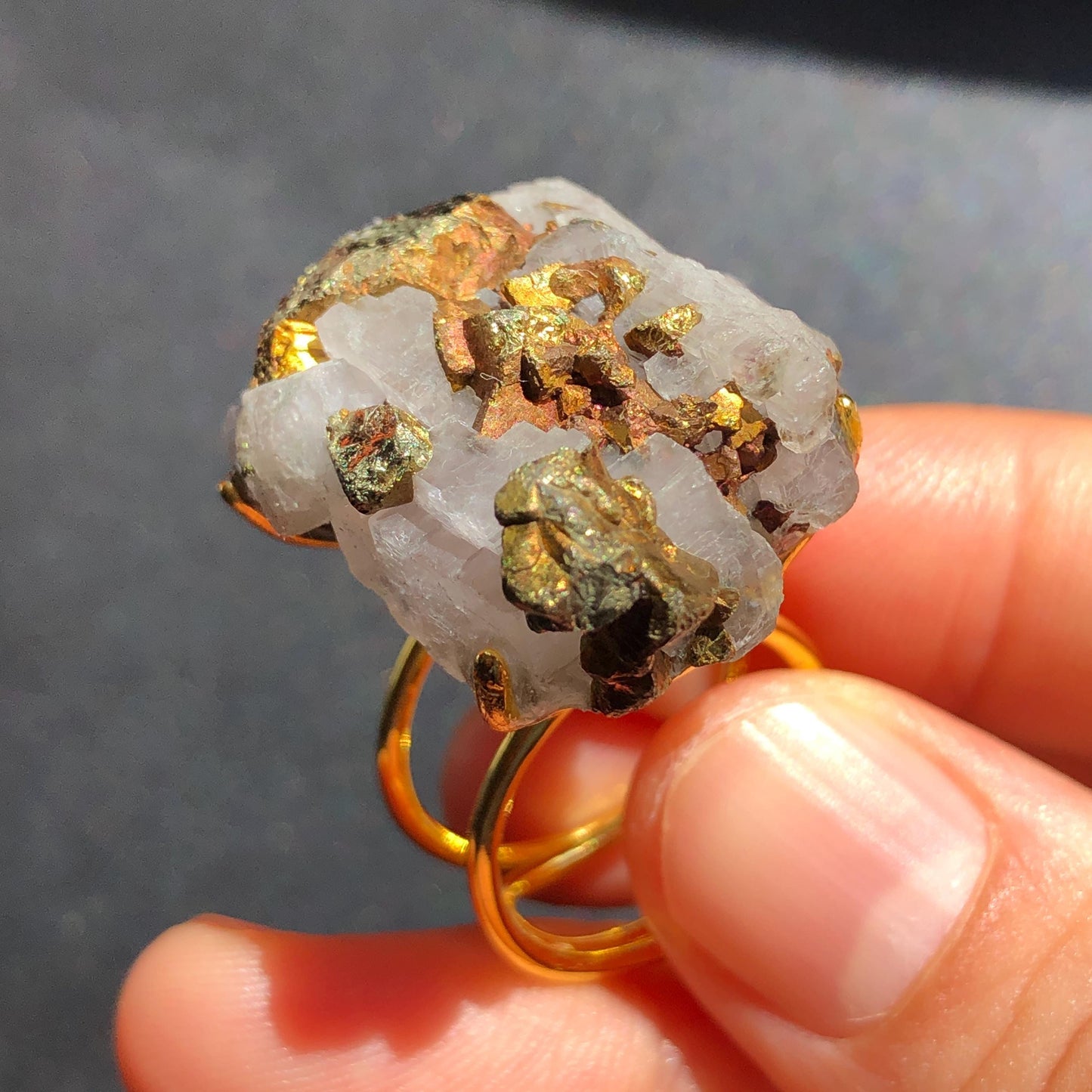Raw Chalcopyrite Quartz Ring, Raw Stone Ring Big Raw Crystal Ring, Large Statement Ring, Chunky Irregular Ring, Oversize Gemstone Jewelry, gold-plated copper ring, Huge Cocktail Ring, Large Quartz Ring, Massive crystal Ring, Birthstone Ring for men