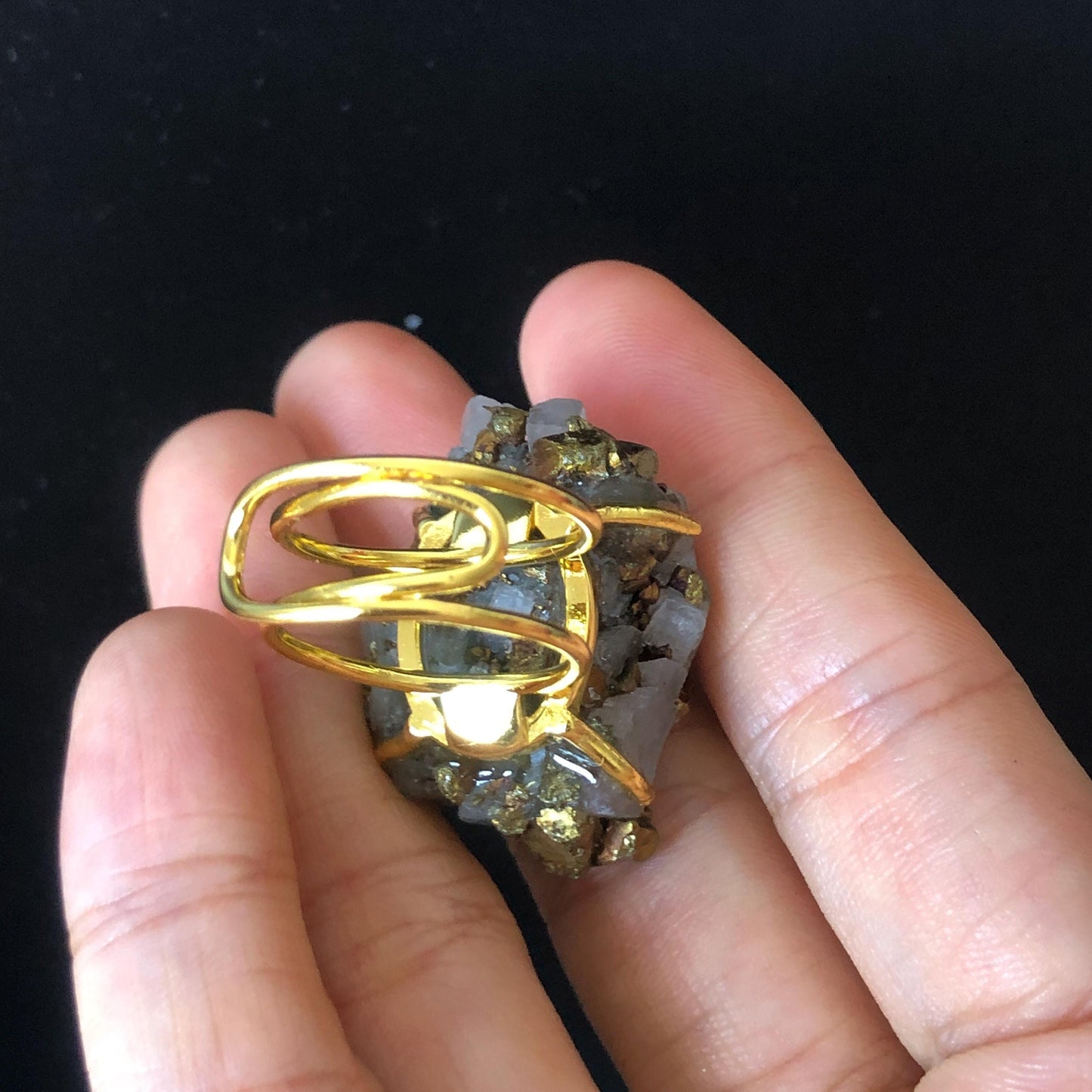 Raw Chalcopyrite Quartz Ring, Raw Stone Ring Big Raw Crystal Ring, Large Statement Ring, Chunky Irregular Ring, Oversize Gemstone Jewelry, gold-plated copper ring, Huge Cocktail Ring, Large Quartz Ring, Massive crystal Ring, Birthstone Ring for men