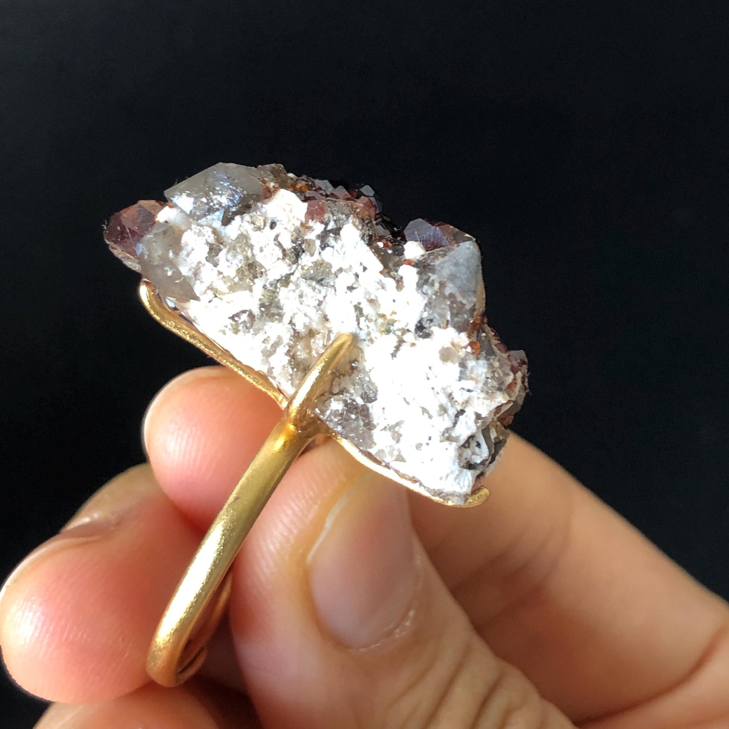 Raw Garnet Smoky Quartz Ring, Raw Stone Crystal Ring, Raw Mineral Ring, Chunky Irregular Ring Gift, Red gemstone statement ring, January June birthstone ring, gold-plated copper ring, healing stone, passion crystal, gift for him her, men women ring