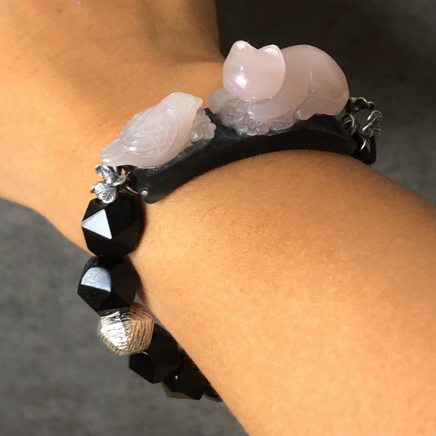 Natural Xiu Jade Serpentine Hand Carved Cat & Bird Charm with Black Agate Bead Bracelet | Black Pink Jade | Vintage Tibetan Silver | Crystal Stone Gemstone Gift for her elastic stretch bracelet jade carving pink jade black jade hand engraved jade bracelet hand carved jade charm jade pendant black bead bracelet big beaded bracelet silver accessory vintage bracelet antique bracelet cat carving engraved bird carving tailor made customized gift personalised gothic bracelet cat lover gift