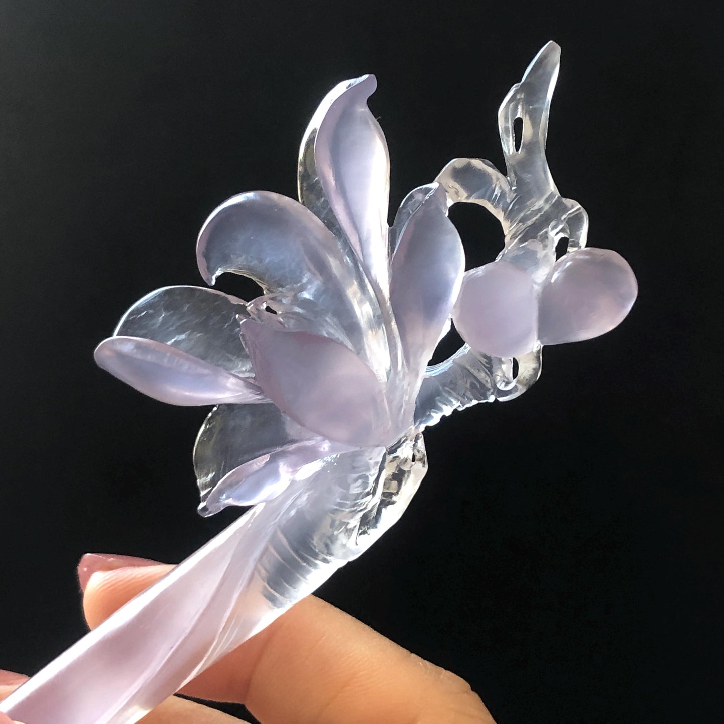 Natural Fluorite Hand Carved Yulan Flower Hair Pin: Purple and White Handcrafted Crystal Hanfu Hair Stick in Asian Chinese Vintage Style Handcrafted Hair Fork Bridal Wedding Headpiece gift for her japanese hairpin korean hair stick chinese hair fork vintage hair comb antique hair pins hanfu hair stick bridal shower hair jewelry wedding headpiece bridal shower gift engagement hair accessory jade carving hand engraved purple crystal untreated natural crystal hairpin yulan carving