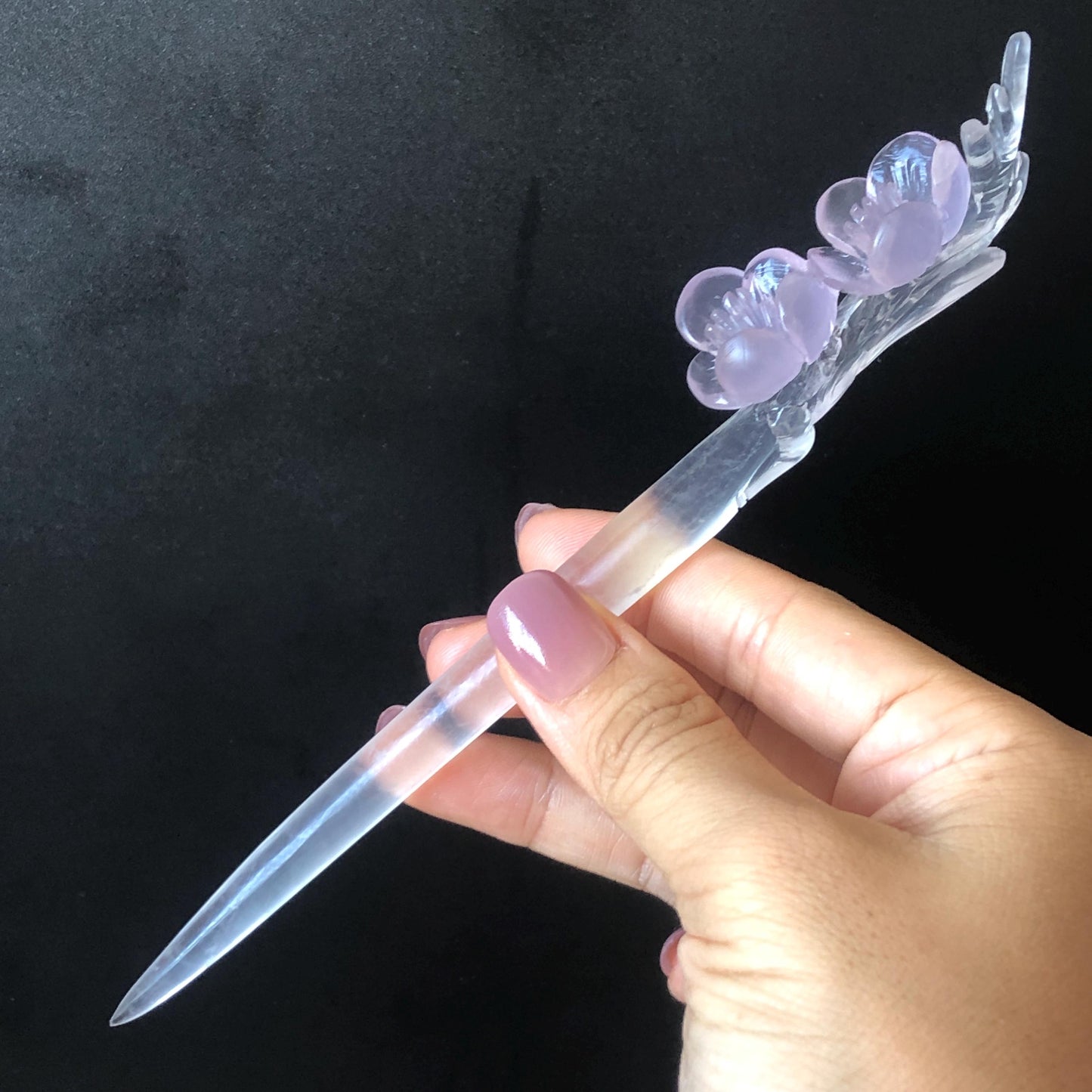 Natural Fluorite Hand Carved Peach Blossom Flower Hair Pin: Purple and White Handcrafted Crystal Hanfu Hair Stick in Asian Chinese Vintage Style Handcrafted Hair Fork Bridal Wedding Headpiece gift for her japanese hairpin korean hair stick chinese hair fork vintage hair comb antique hair pins hanfu hair stick bridal shower hair jewelry wedding headpiece bridal shower gift engagement hair accessory jade carving hand engraved purple crystal hand carved hairpins untreated natural crystal hairpin