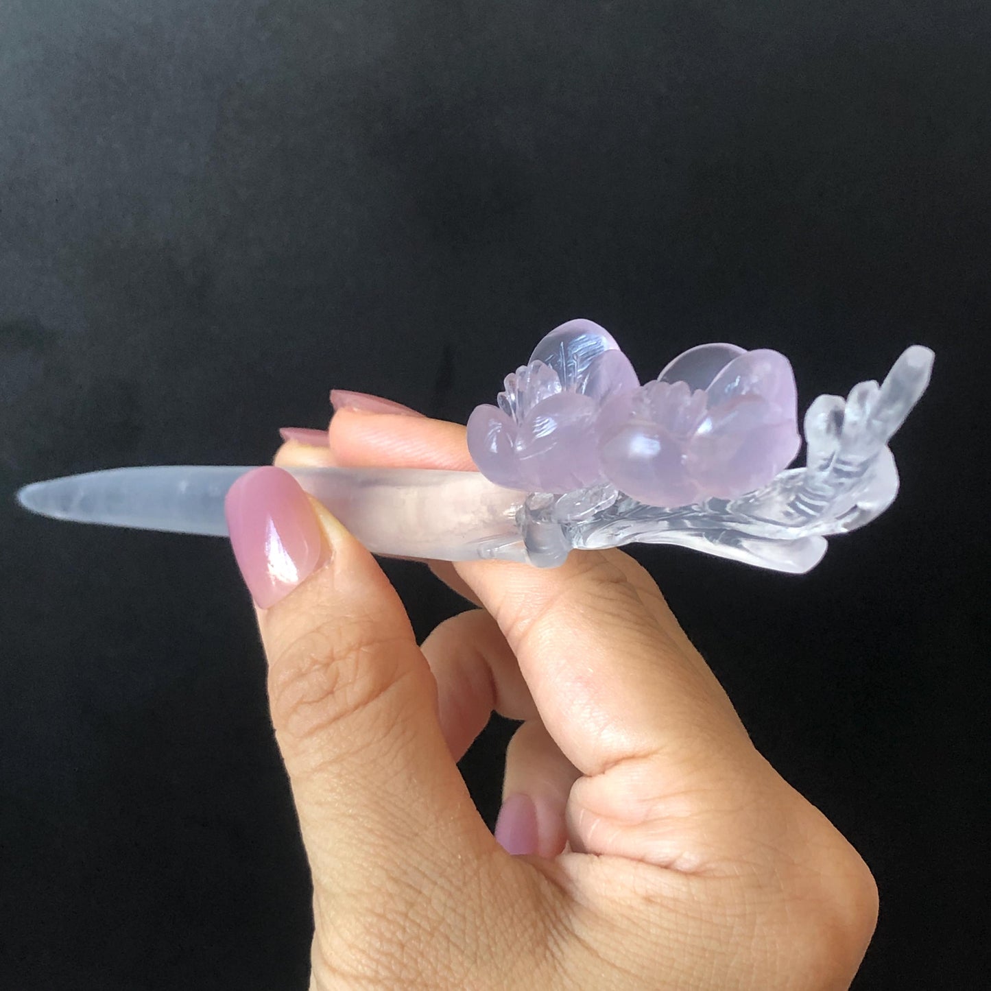 Natural Fluorite Hand Carved Peach Blossom Flower Hair Pin: Purple and White Handcrafted Crystal Hanfu Hair Stick in Asian Chinese Vintage Style Handcrafted Hair Fork Bridal Wedding Headpiece gift for her japanese hairpin korean hair stick chinese hair fork vintage hair comb antique hair pins hanfu hair stick bridal shower hair jewelry wedding headpiece bridal shower gift engagement hair accessory jade carving hand engraved purple crystal hand carved hairpins untreated natural crystal hairpin