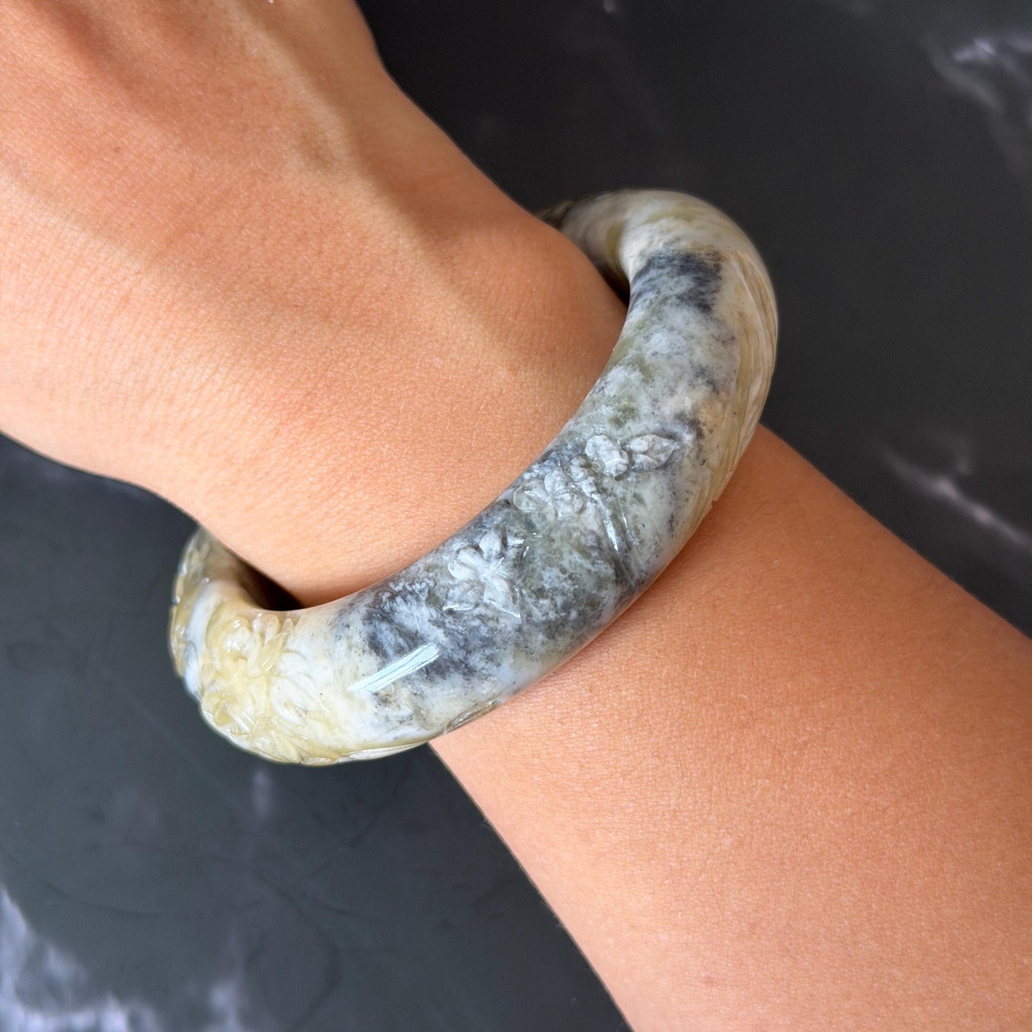 56.4mm Xiu Jade Serpentine Hand Carved Peony Flowers Bangle: Natural Gray White Green Jade Handcrafted Bracelet, Stone Carving Gemstone Jewelry
Gift for her wide jade bangle jade carving hand engraved stone carving natural untreated jade bracelet white jade green jade gray jade handcraft jade peony carving flower carving chinese jade vintage bangle antique bracelet Osmanthus flower antique bangle hand engraved jewelry lotus carving lotus leaves