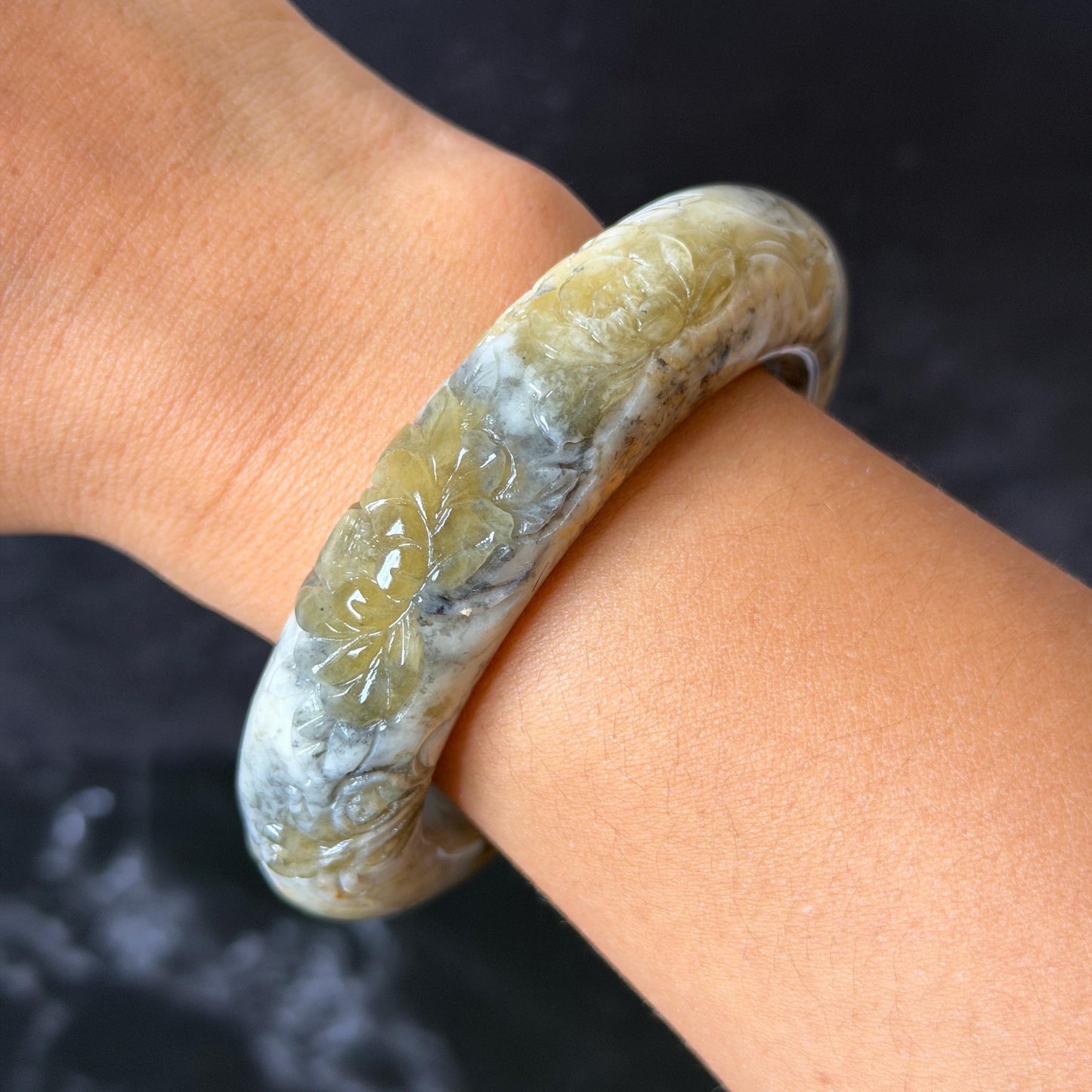 56.4mm Xiu Jade Serpentine Hand Carved Peony Flowers Bangle: Natural Gray White Green Jade Handcrafted Bracelet, Stone Carving Gemstone Jewelry
Gift for her wide jade bangle jade carving hand engraved stone carving natural untreated jade bracelet white jade green jade gray jade handcraft jade peony carving flower carving chinese jade vintage bangle antique bracelet Osmanthus flower antique bangle hand engraved jewelry lotus carving lotus leaves