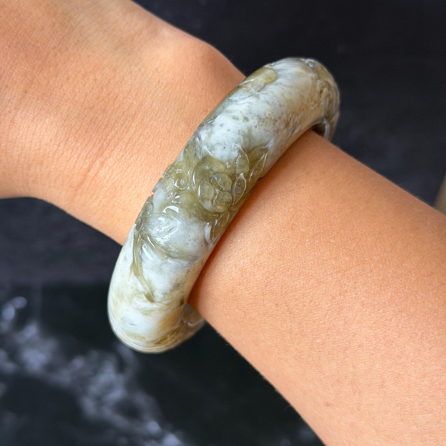 56.4mm Xiu Jade Serpentine Hand Carved Peony Flowers Bangle: Natural Gray White Green Jade Handcrafted Bracelet, Stone Carving Gemstone Jewelry
Gift for her wide jade bangle jade carving hand engraved stone carving natural untreated jade bracelet white jade green jade gray jade handcraft jade peony carving flower carving chinese jade vintage bangle antique bracelet Osmanthus flower antique bangle hand engraved jewelry lotus carving lotus leaves