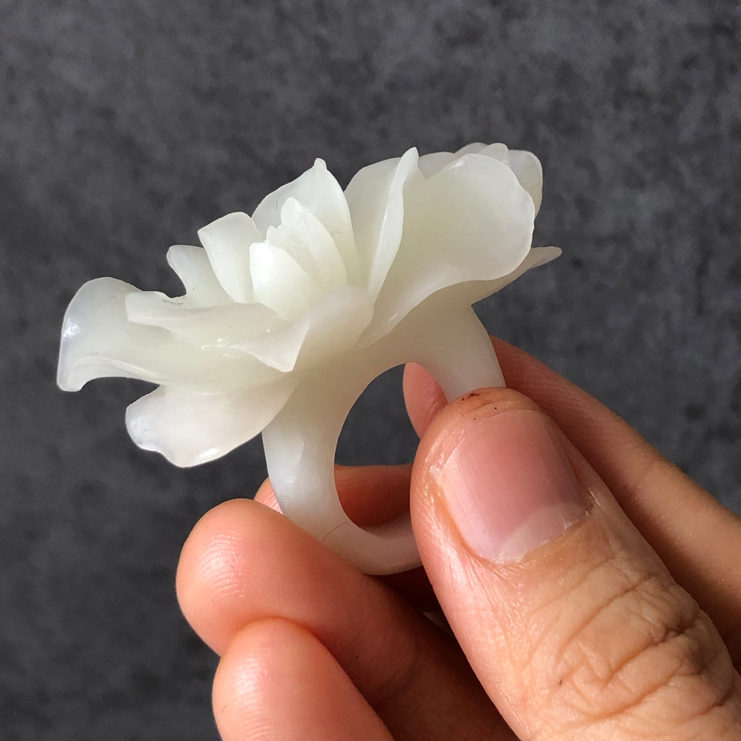 Custom Size Natural Xiu Jade Serpentine Hand Carved White Yulan flowers Ring