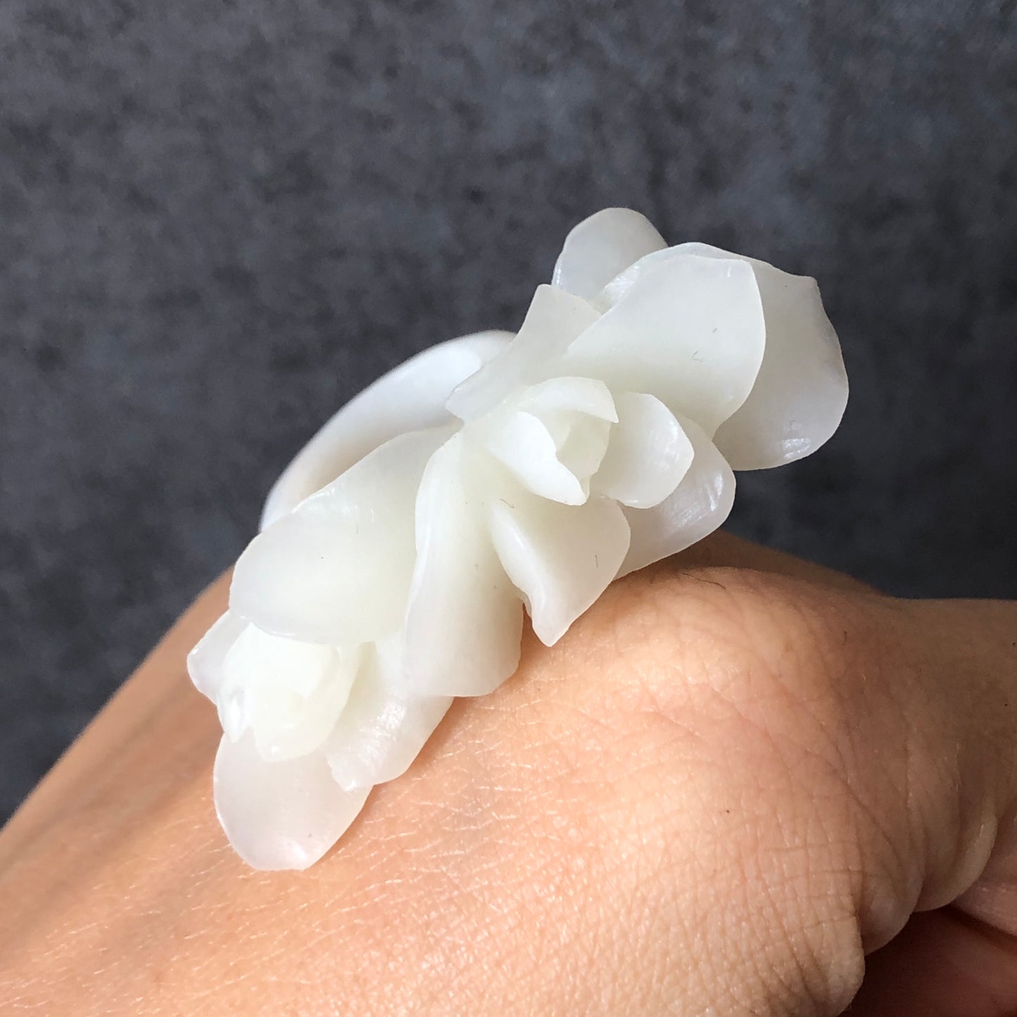 Custom Size Natural Xiu Jade Serpentine Hand Carved White Yulan flowers Ring