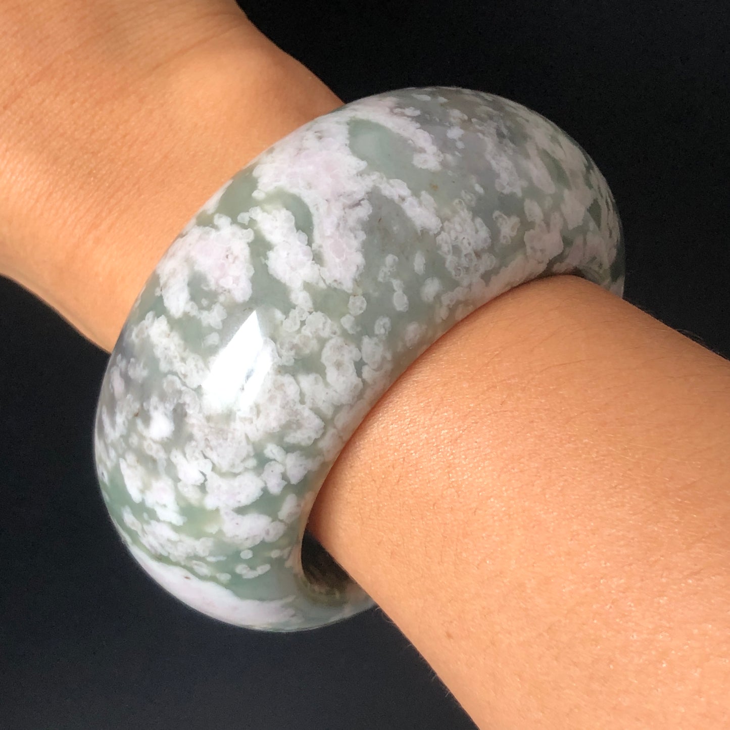 56mm Natural Hetian Jade (Nephrite) Bangle | Green Jade with White & Purple Flower Pattern | Wisteria Flowers