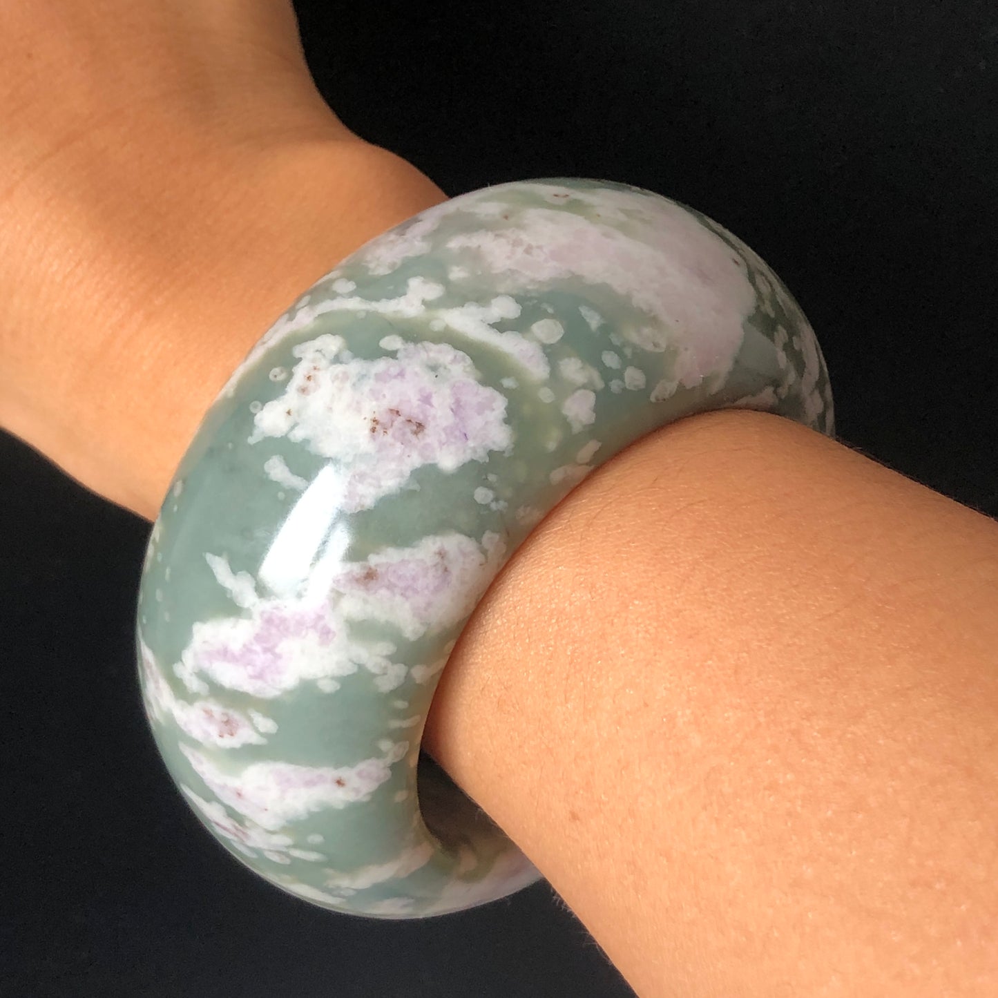 56mm Natural Hetian Jade (Nephrite) Bangle | Green Jade with White & Purple Flower Pattern | Wisteria Flowers