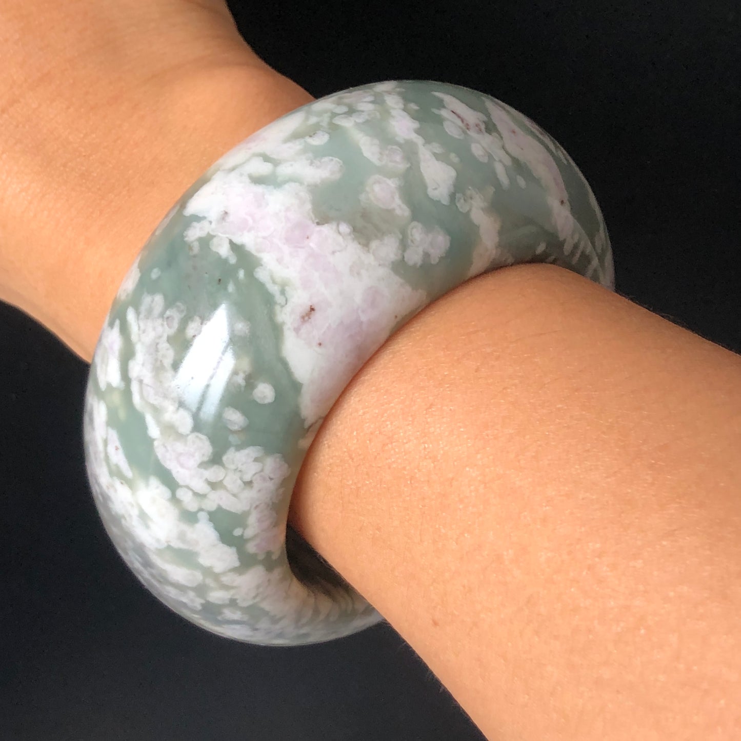 56mm Natural Hetian Jade (Nephrite) Bangle | Green Jade with White & Purple Flower Pattern | Wisteria Flowers