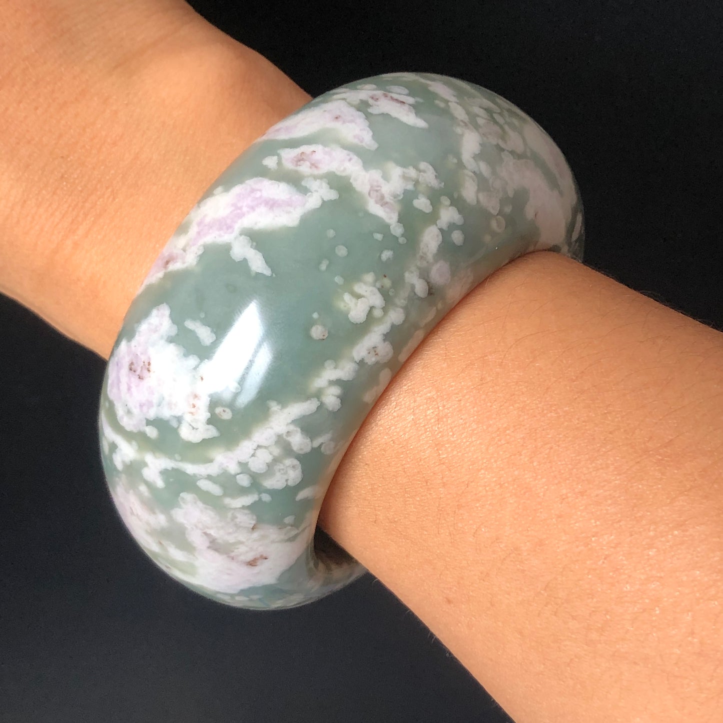 56mm Natural Hetian Jade (Nephrite) Bangle | Green Jade with White & Purple Flower Pattern | Wisteria Flowers