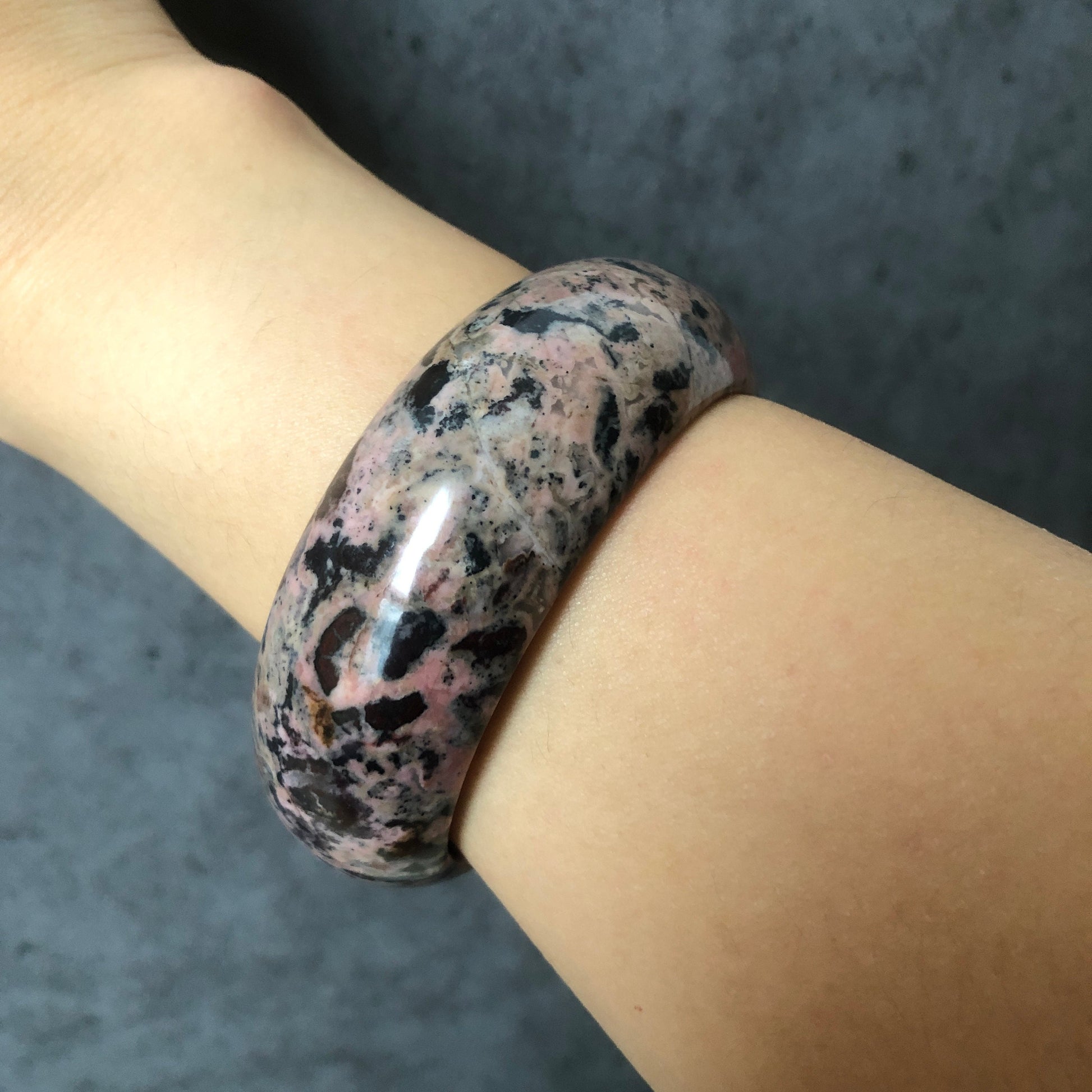 59.1mm Natural Rhodonite Stone Bangle Bracelet | Pink Black Leopard print | Crystal Gemstone Bangle | Vintage Style | Healing Stone Gift, Vintage Bracelet, Antique Bangle, Black Stone Bangle, Pink Raw Stone Bracelet, Wide Stone Bangle Jewelry