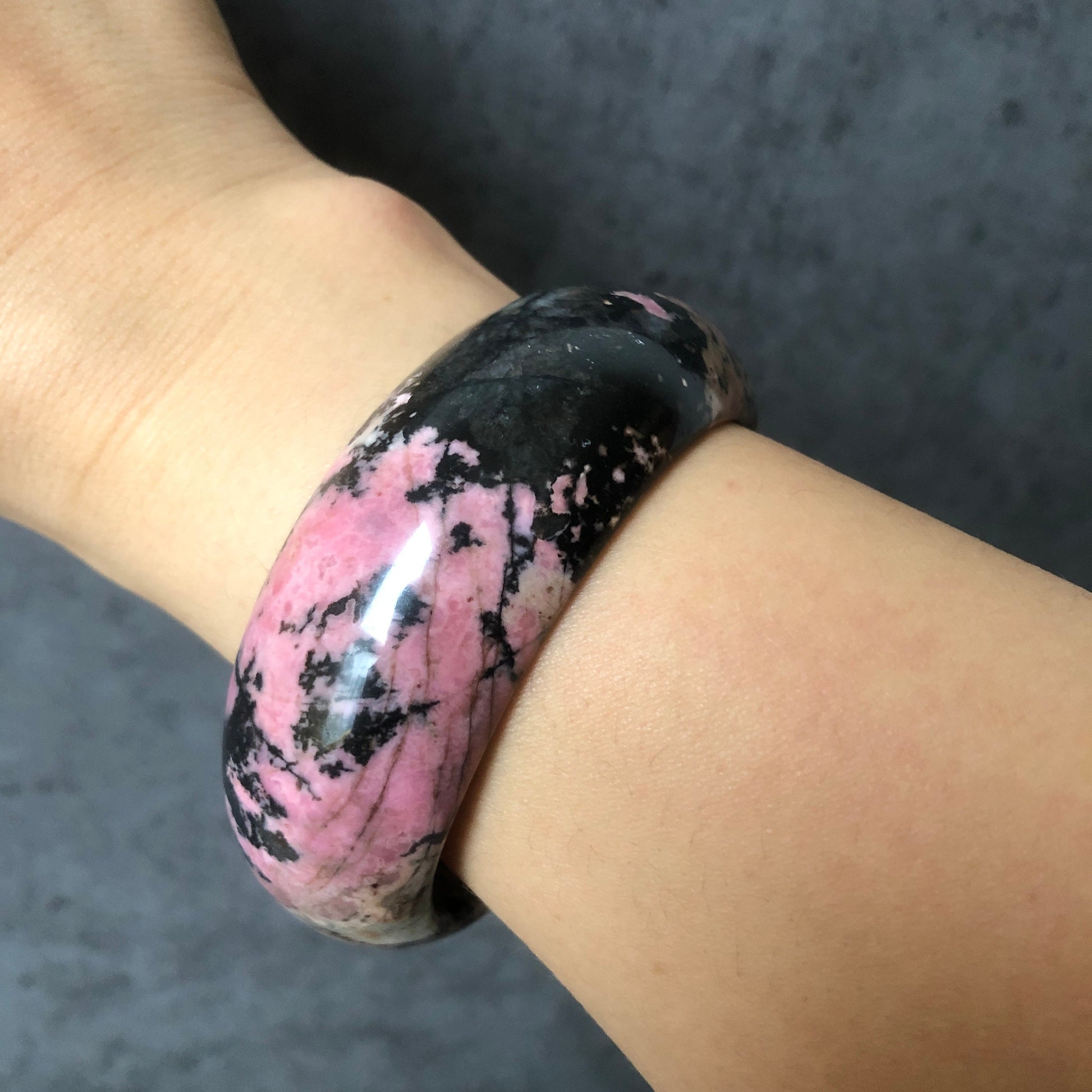 59.1mm Natural Rhodonite Stone Bangle Bracelet | Pink Black Leopard print | Crystal Gemstone Bangle | Vintage Style | Healing Stone Gift, Vintage Bracelet, Antique Bangle, Black Stone Bangle, Pink Raw Stone Bracelet, Wide Stone Bangle Jewelry