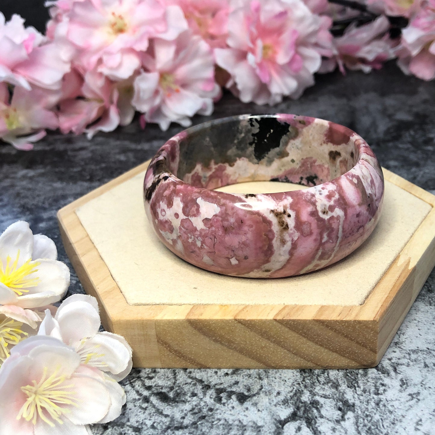 59.3mm Natural Rhodonite Stone Bangle | Ukiyo-e | Porcelain Blue with Black Ink | Japanese Painting | Pink Crystal Gemstone Bracelet Gift