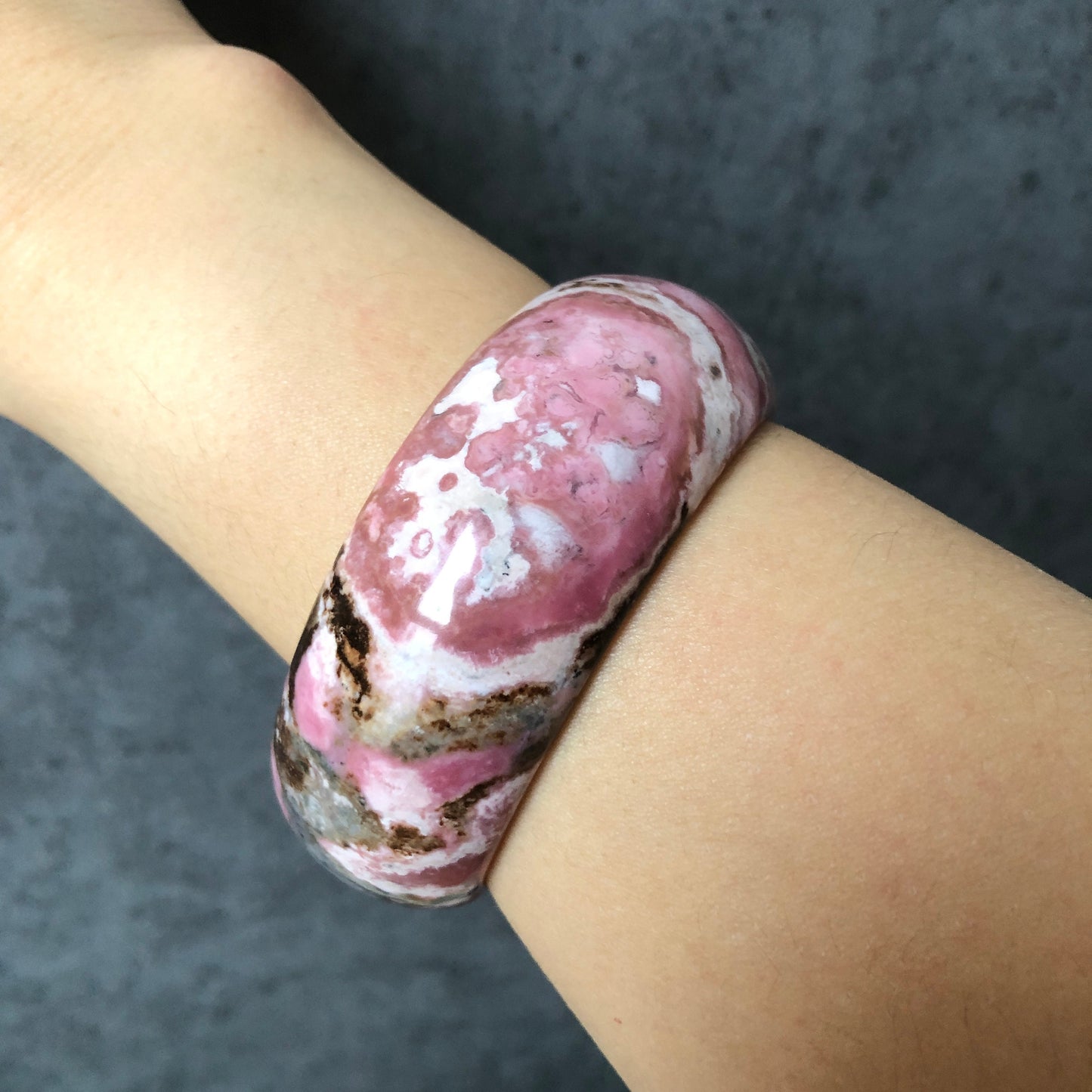 59.3mm Natural Rhodonite Stone Bangle | Ukiyo-e | Porcelain Blue with Black Ink | Japanese Painting | Pink Crystal Gemstone Bracelet Gift