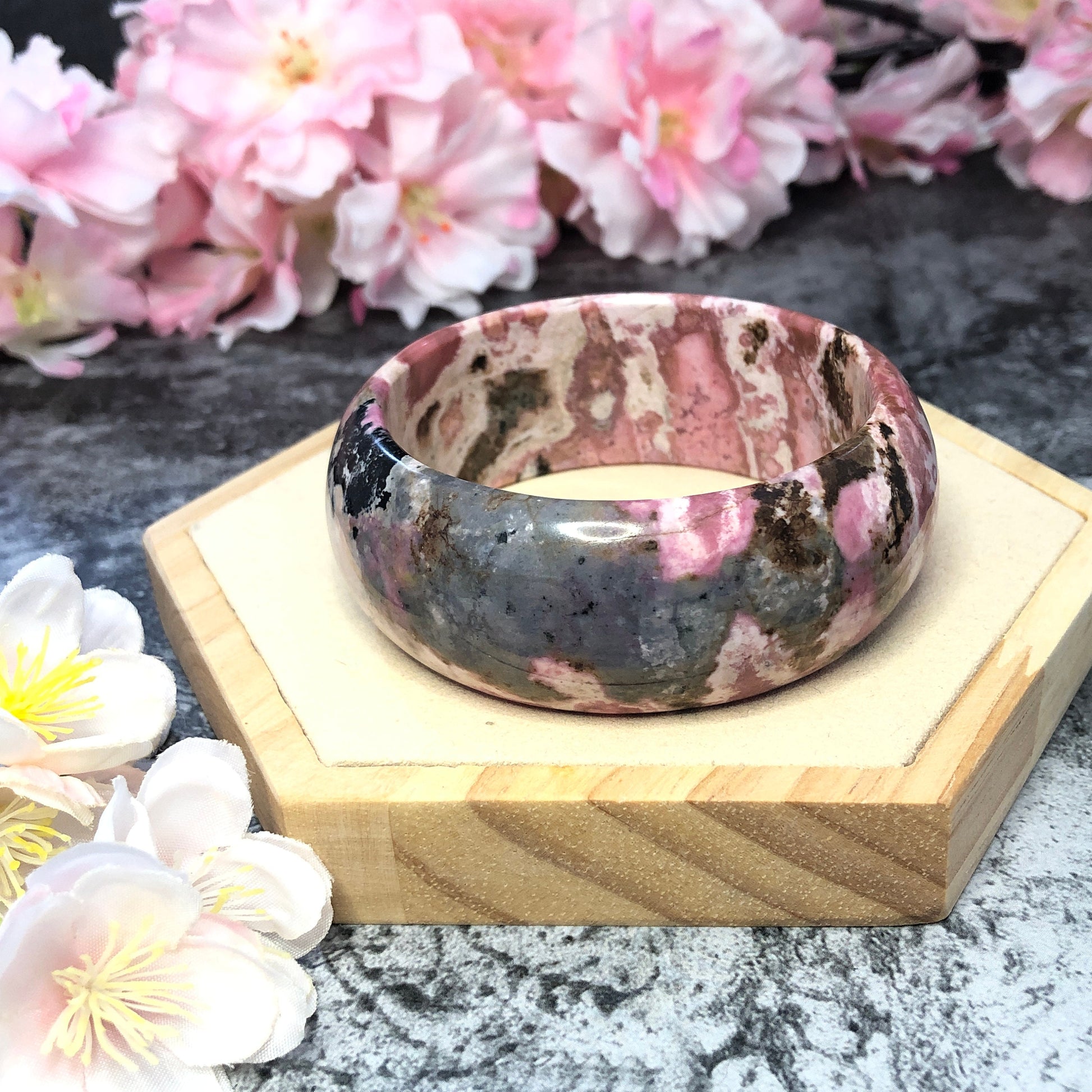 59.3mm Natural Rhodonite Stone Bangle | Ukiyo-e | Porcelain Blue with Black Ink | Japanese Painting | Pink Crystal Gemstone Bracelet Gift