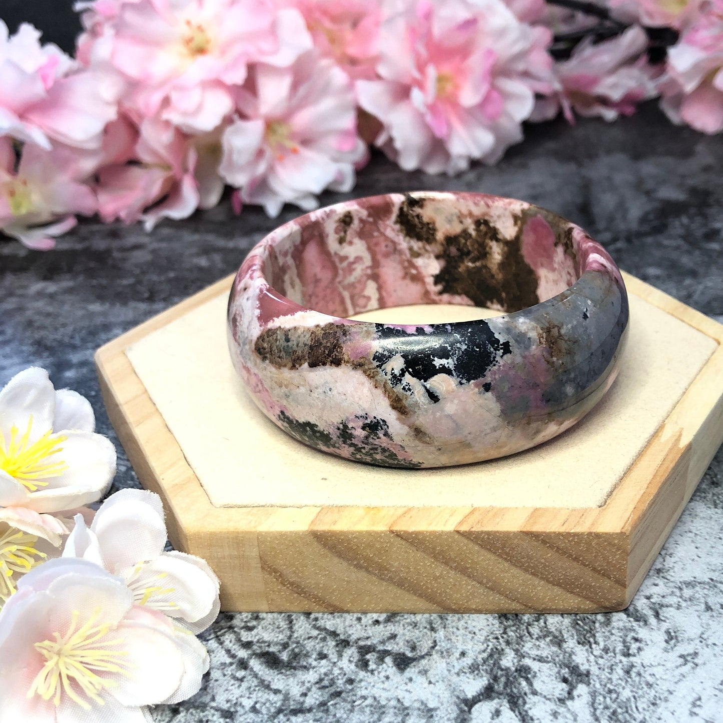 59.3mm Natural Rhodonite Stone Bangle | Ukiyo-e | Porcelain Blue with Black Ink | Japanese Painting | Pink Crystal Gemstone Bracelet Gift