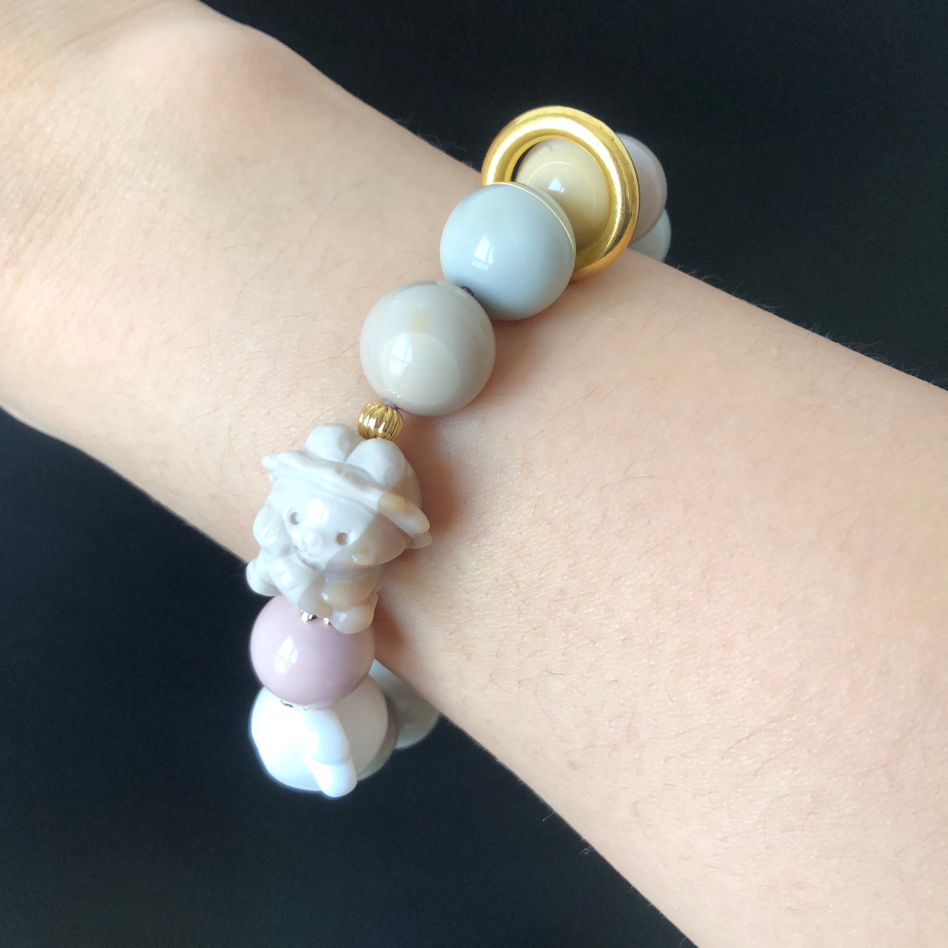 Alashan Agate Bunny Rabbite with Carrot carved Charm Bead Bracelet | Creamy Milkshake Macaroon | Crystal DIY | Easter Holiday | Rabbit Year