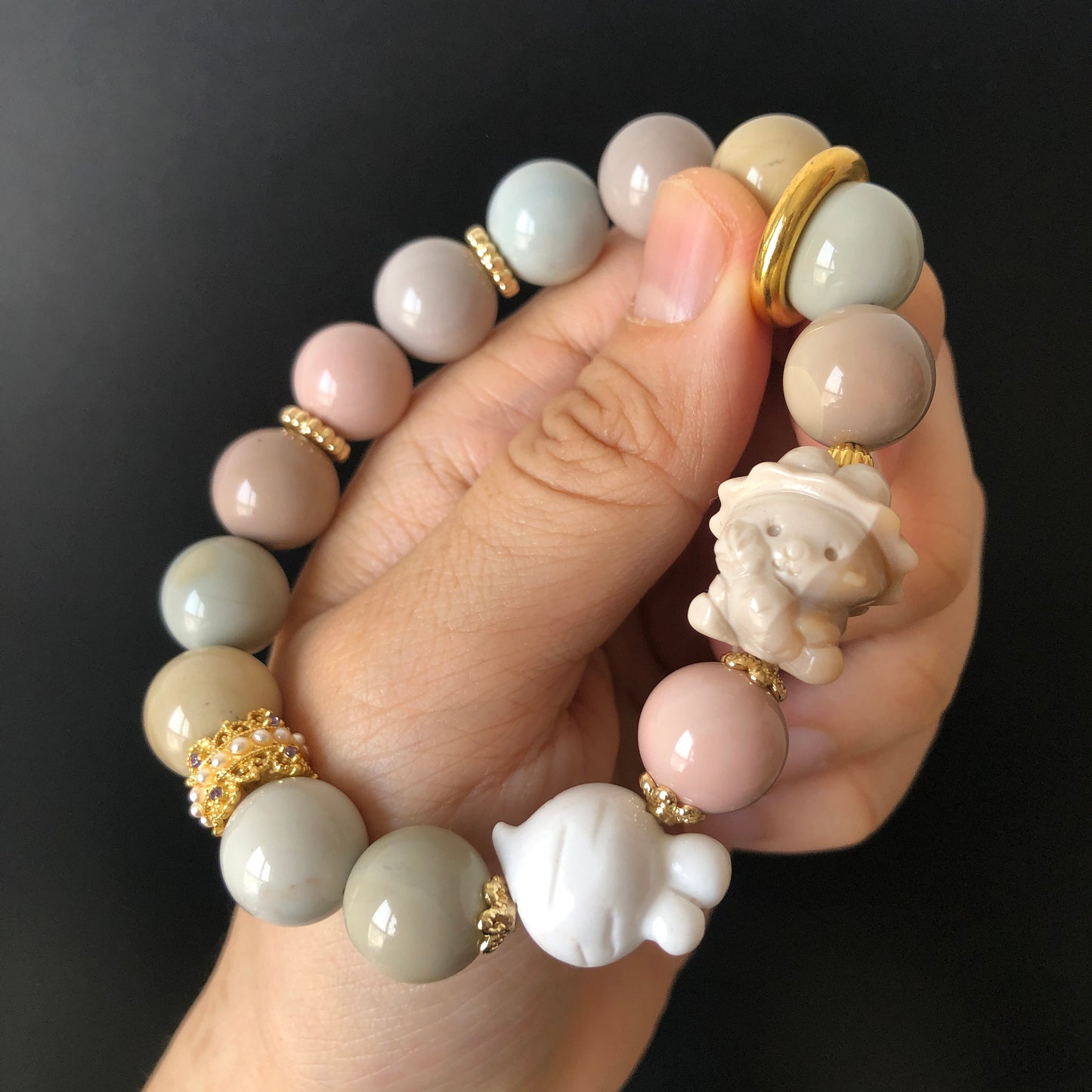 Alashan Agate Bunny Rabbite with Carrot carved Charm Bead Bracelet | Creamy Milkshake Macaroon | Crystal DIY | Easter Holiday | Rabbit Year