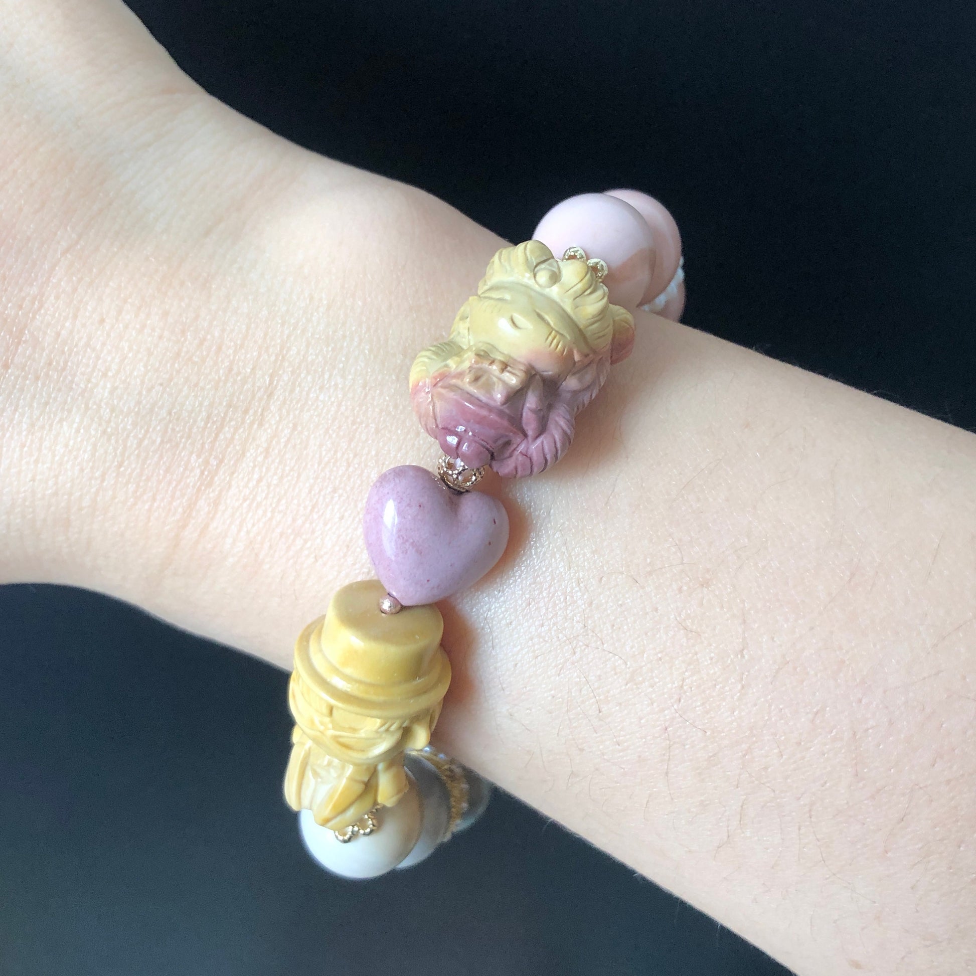 Natural Alashan Agate Bead Sailor Moon & Tuxedo Mask Carved Charm Shell Pearl Handmade Bead Bracelet | Macaroon DIY Crystal Stone Bracelet