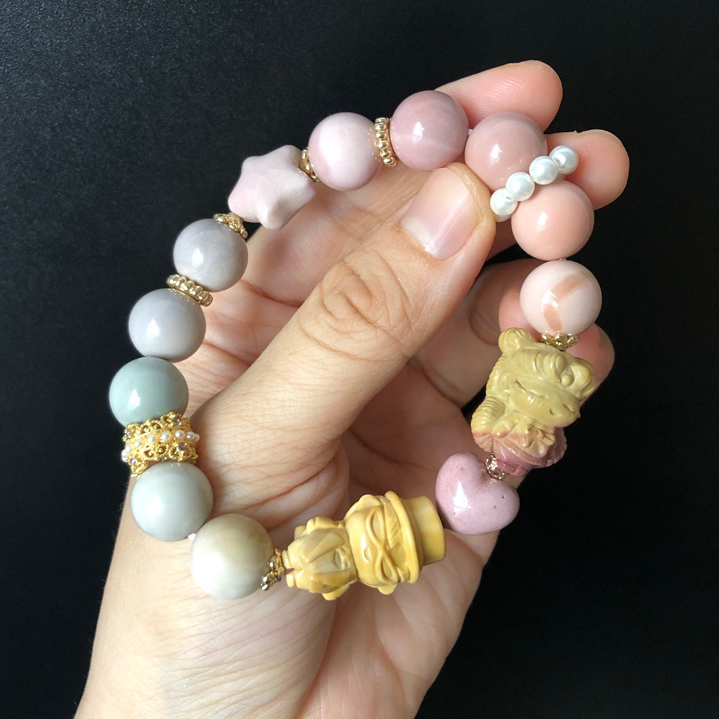 Natural Alashan Agate Bead Sailor Moon & Tuxedo Mask Carved Charm Shell Pearl Handmade Bead Bracelet | Macaroon DIY Crystal Stone Bracelet