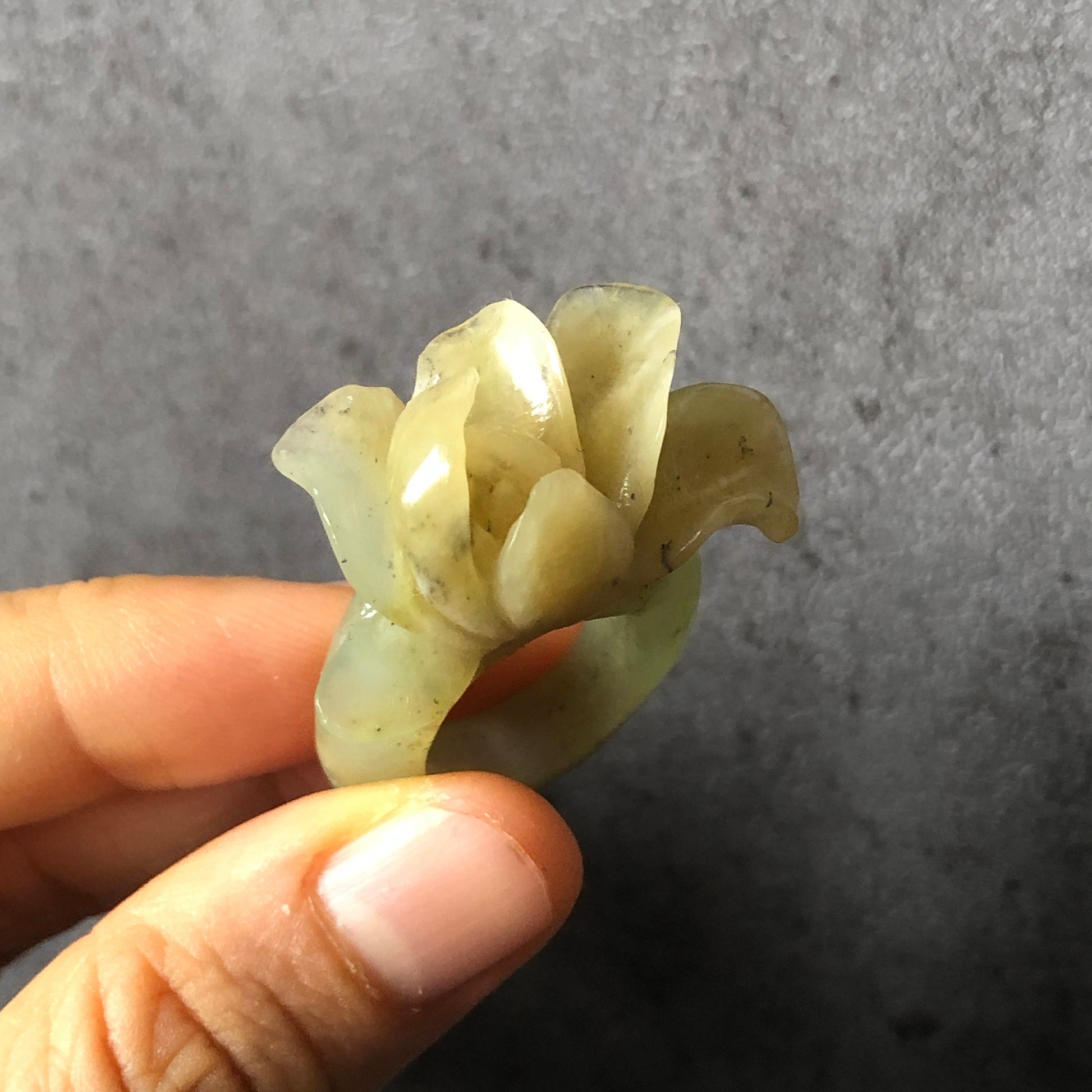 Natural Xiu Jade Serpentine Hand Craved Flower Blooming Yulan Ring | 16.2mm (US 5.5-6) | Yellow & Green | Crystal Stone Gemstone Ring