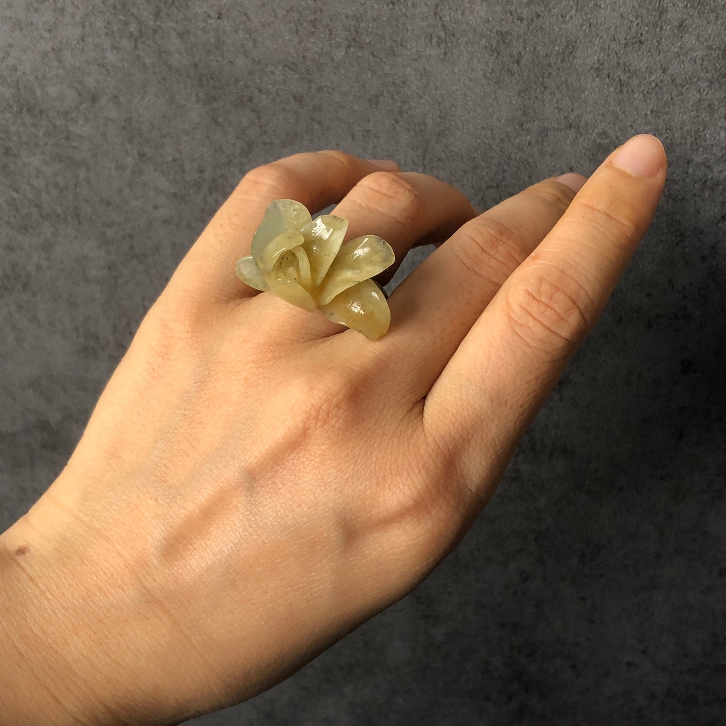 Natural Xiu Jade Serpentine Hand Craved Flower Blooming Yulan Ring | 16.2mm (US 5.5-6) | Yellow & Green | Crystal Stone Gemstone Ring