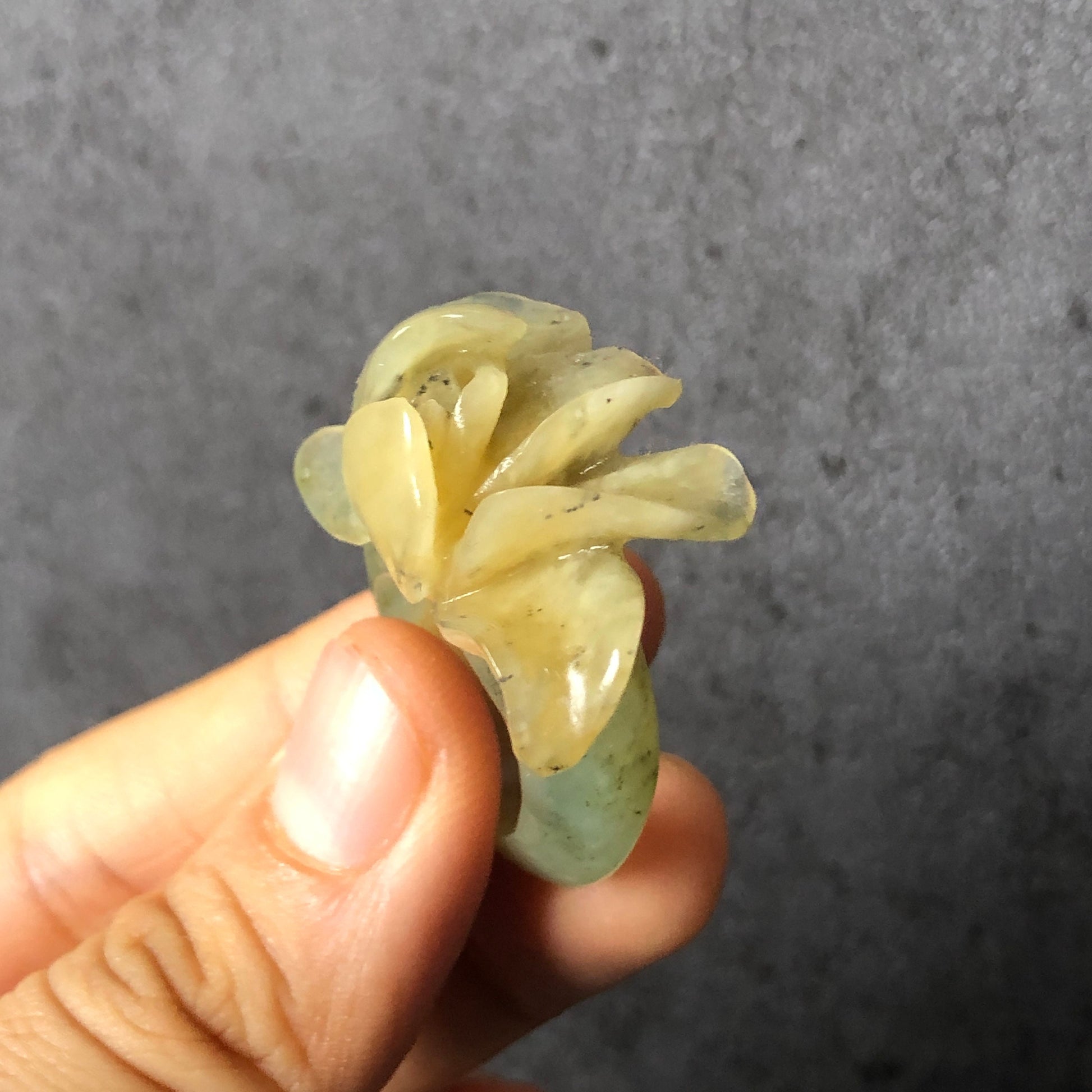 Natural Xiu Jade Serpentine Hand Craved Flower Blooming Yulan Ring | 16.2mm (US 5.5-6) | Yellow & Green | Crystal Stone Gemstone Ring