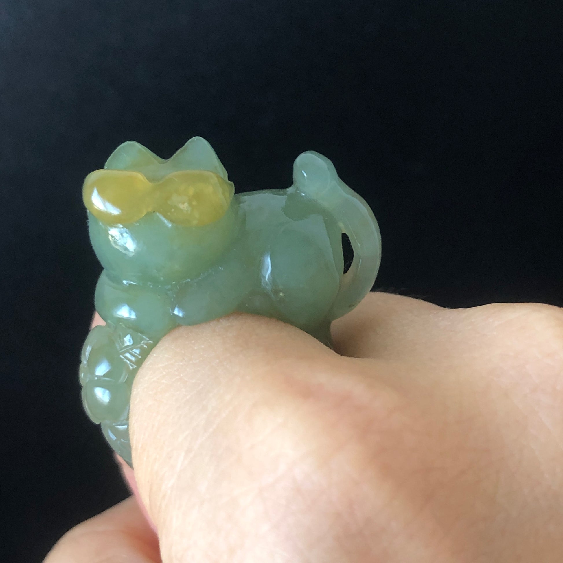 Natural Xiu Jade (Serpentine) Hand Craved Sunglasses Kitten Cat Flowers Ring | Green and Yellow | 17.3mm (US 7-7.5) | Stone Crystal Gemstone