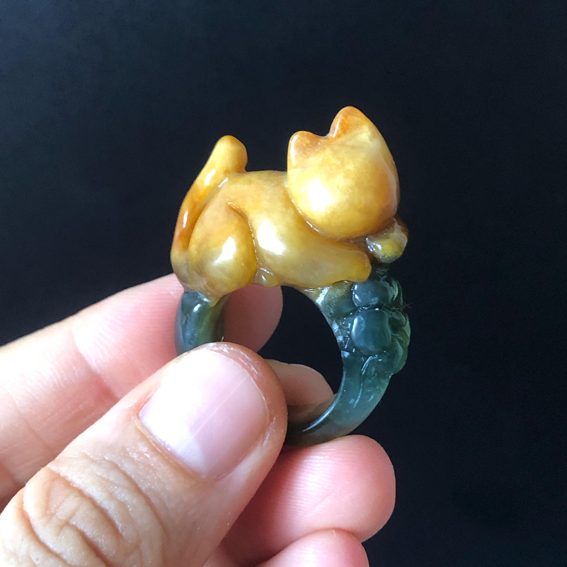 Natural Xiu Jade (Serpentine) Hand Craved Kitten Cat Flowers Stone Crystal Ring | Bi-colour Orange and Icy Green | 17.2mm (US 7-7.5)