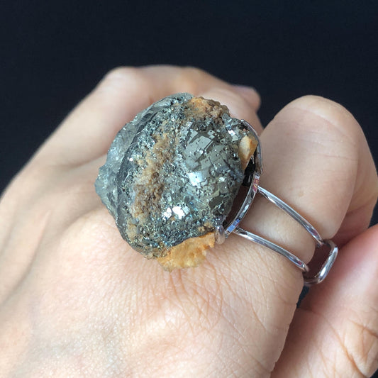 Raw Chalcopyrite Ring, Silver Raw Stone Ring Big Crystal Ring, Large Statement ring Birthstone, adjustable band, Chunky Irregular ring gift, silver-plated copper ring, birthstone ring gift for men and women, raw mineral ring, huge cocktail ring