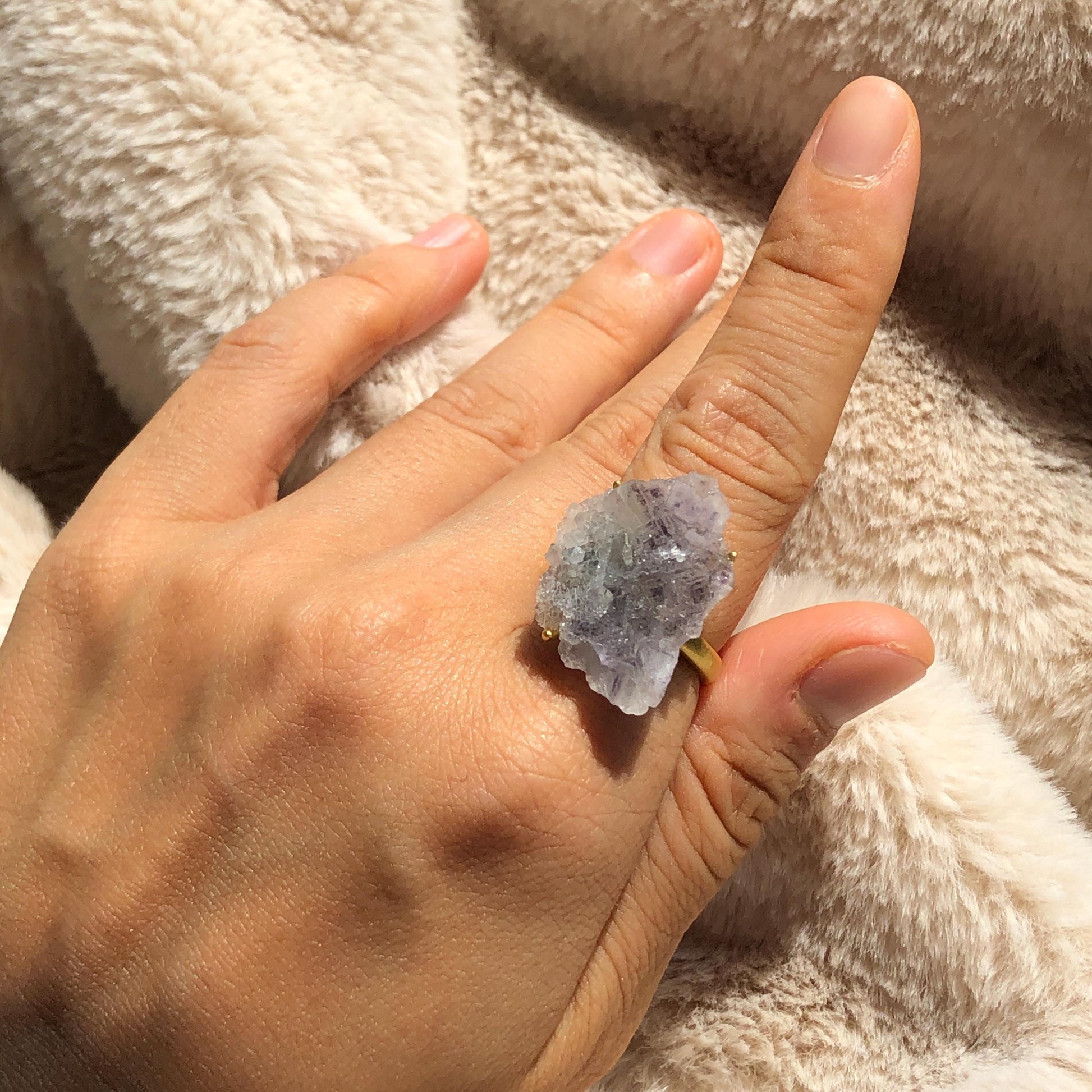 Raw Fluorite Crystal Ring | Sparkling Blue Ice Cube | Adjustable Statement Band Ring | Third Eye Chakra | Natural Gemstone Birthstone, Raw Mineral Ring, Chunky Irregular Ring Gift for her and him, Sparky Shiny Raw Crystal Ring, gold-plated copper rin