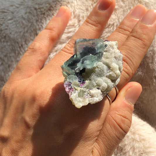 Raw Phantom Fluorite Ring, Big Raw Stone Ring Large Raw Crystal Ring Blue, Huge Statement Ring, Chunky Irregular Ring Gift, Adjustable Band Ring, Huge Cocktail Ring, Raw Mineral Ring, February March Birthstone Ring, Third Eye Chakra Crystal Ring