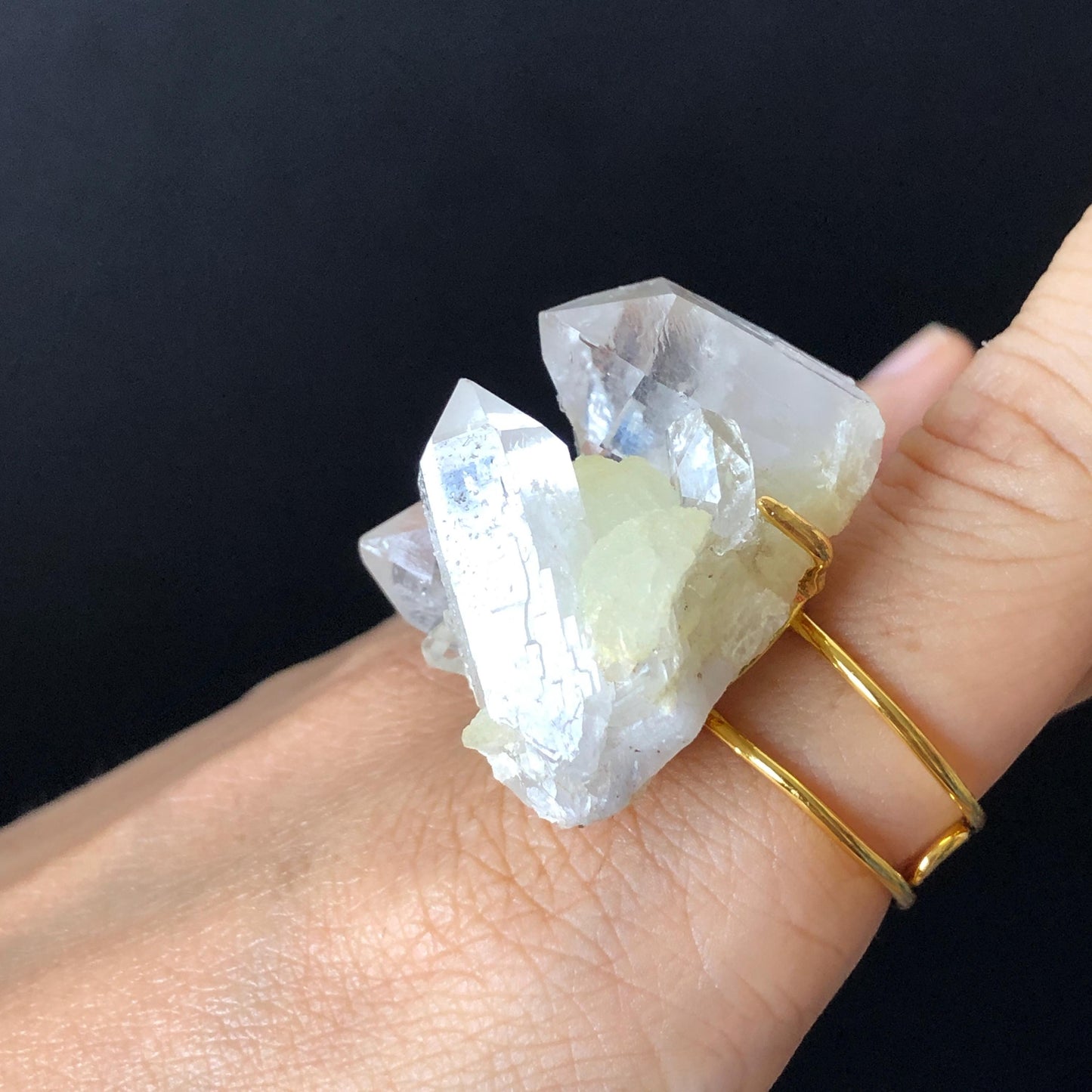 Raw Prehnite Quartz Cluster Ring with rainbow, Green Raw Stone Ring Big Massive Crystal Ring, Oversized Gemstone Jewelry, Irregular Ring, gold-plated copper ring, chunky huge cocktail ring, raw mineral ring, emotional healer, birthstone ring for men