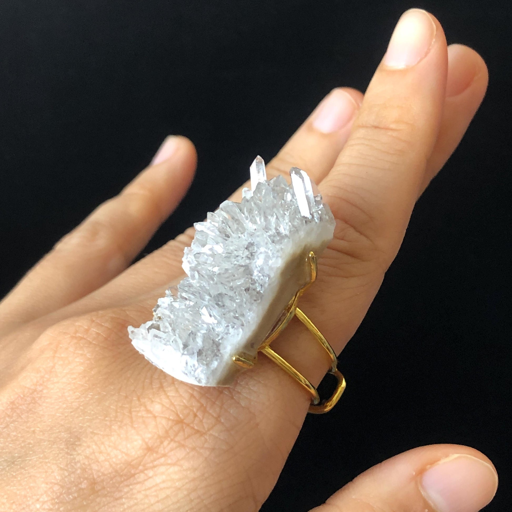 Raw Clear Quartz Cluster Crystal Ring, Sparky Raw Stone Ring Shiny Massive Crystal Ring, Large Statement Ring, Chunky Oversized Gemstone Ring, gold-plated copper ring, crown chakra crystal, meditation stone, Huge Cocktail ring, Birthstone ring gift