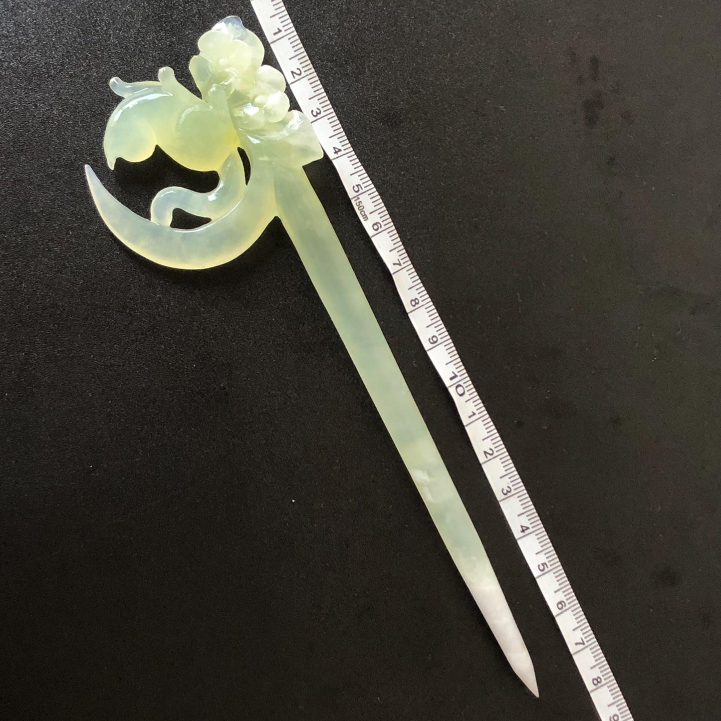 certificate xiu jade hand carved cat on the moon hair stick