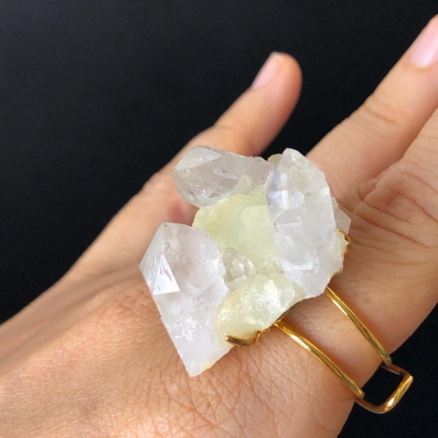 Raw Prehnite Quartz Cluster Ring with rainbow, Green Raw Stone Ring Big Massive Crystal Ring, Oversized Gemstone Jewelry, Irregular Ring, gold-plated copper ring, chunky huge cocktail ring, raw mineral ring, emotional healer, birthstone ring for men