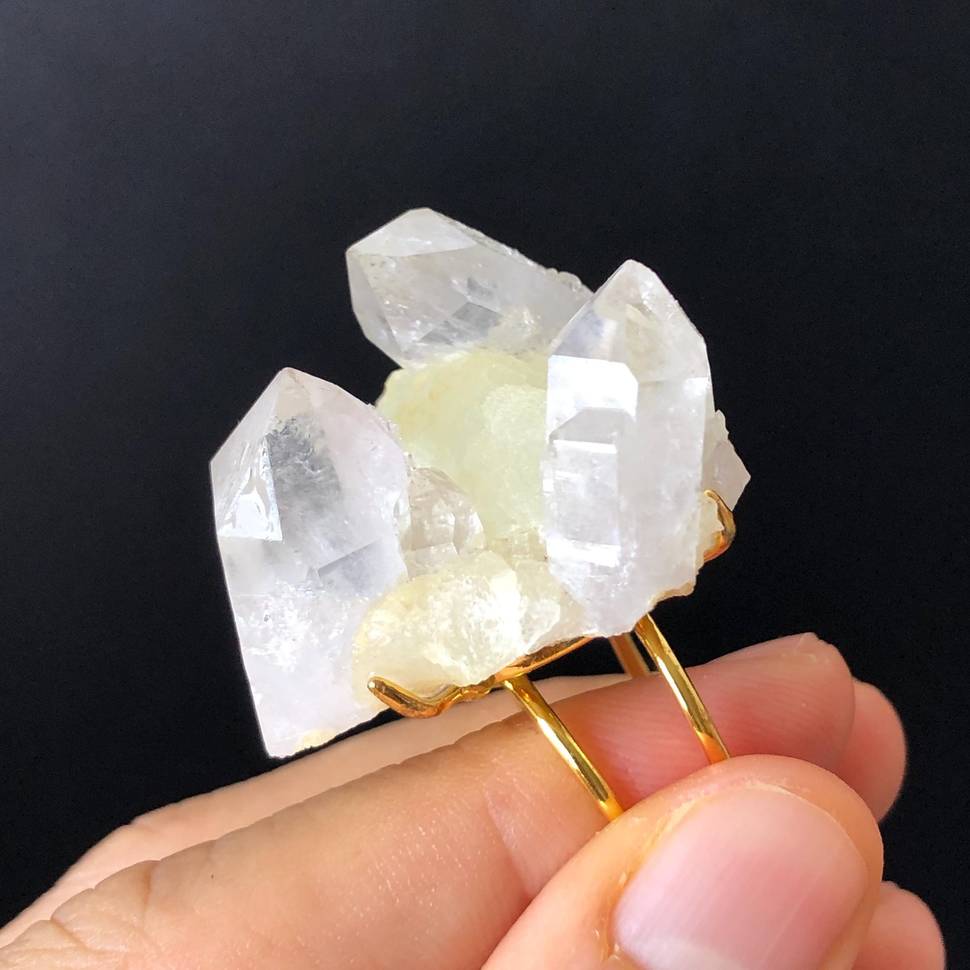 Raw Prehnite Quartz Cluster Ring with rainbow, Green Raw Stone Ring Big Massive Crystal Ring, Oversized Gemstone Jewelry, Irregular Ring, gold-plated copper ring, chunky huge cocktail ring, raw mineral ring, emotional healer, birthstone ring for men