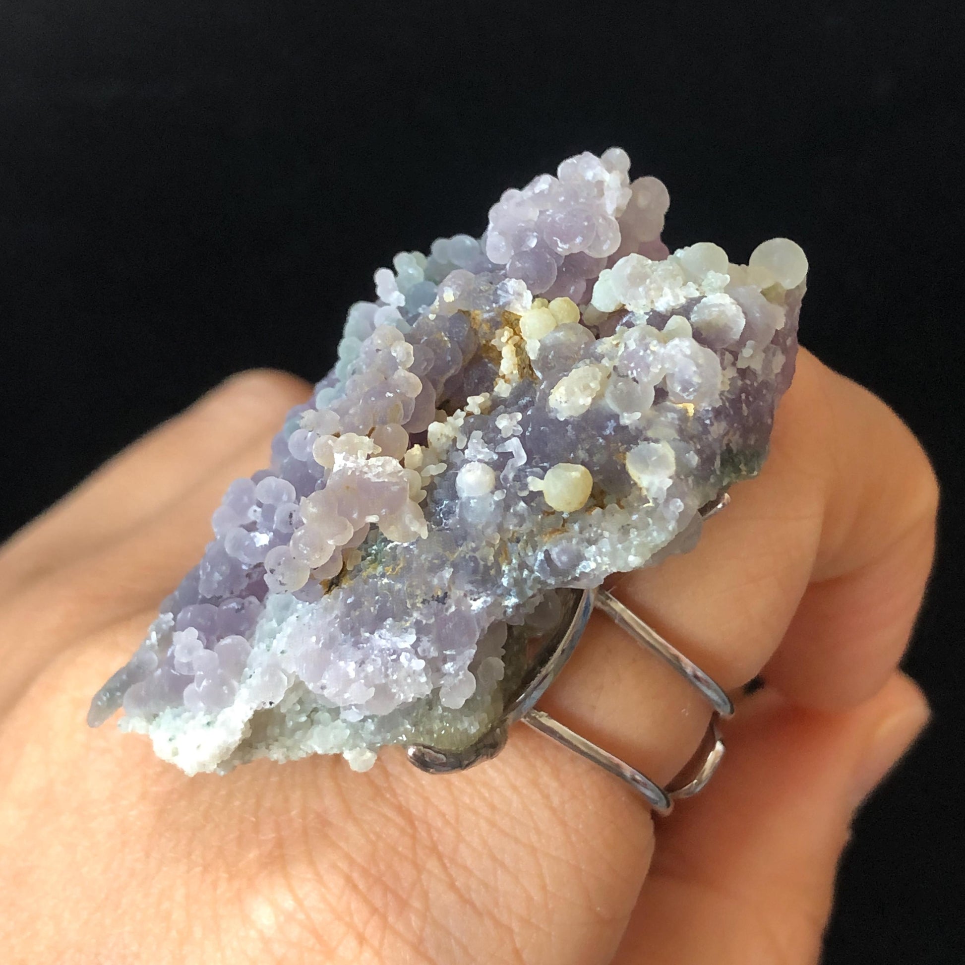 Grape Agate Chalcedony Ring, Purple Grape Agate Ring, silver agate ring, Raw Crystal Ring, Raw Stone Ring, adjustable gemstone ring, Chunky Stone Ring, Large Statement Ring for Men and Women, Big Birthstone Ring, Raw Mineral Ring, Crystal Band Ring