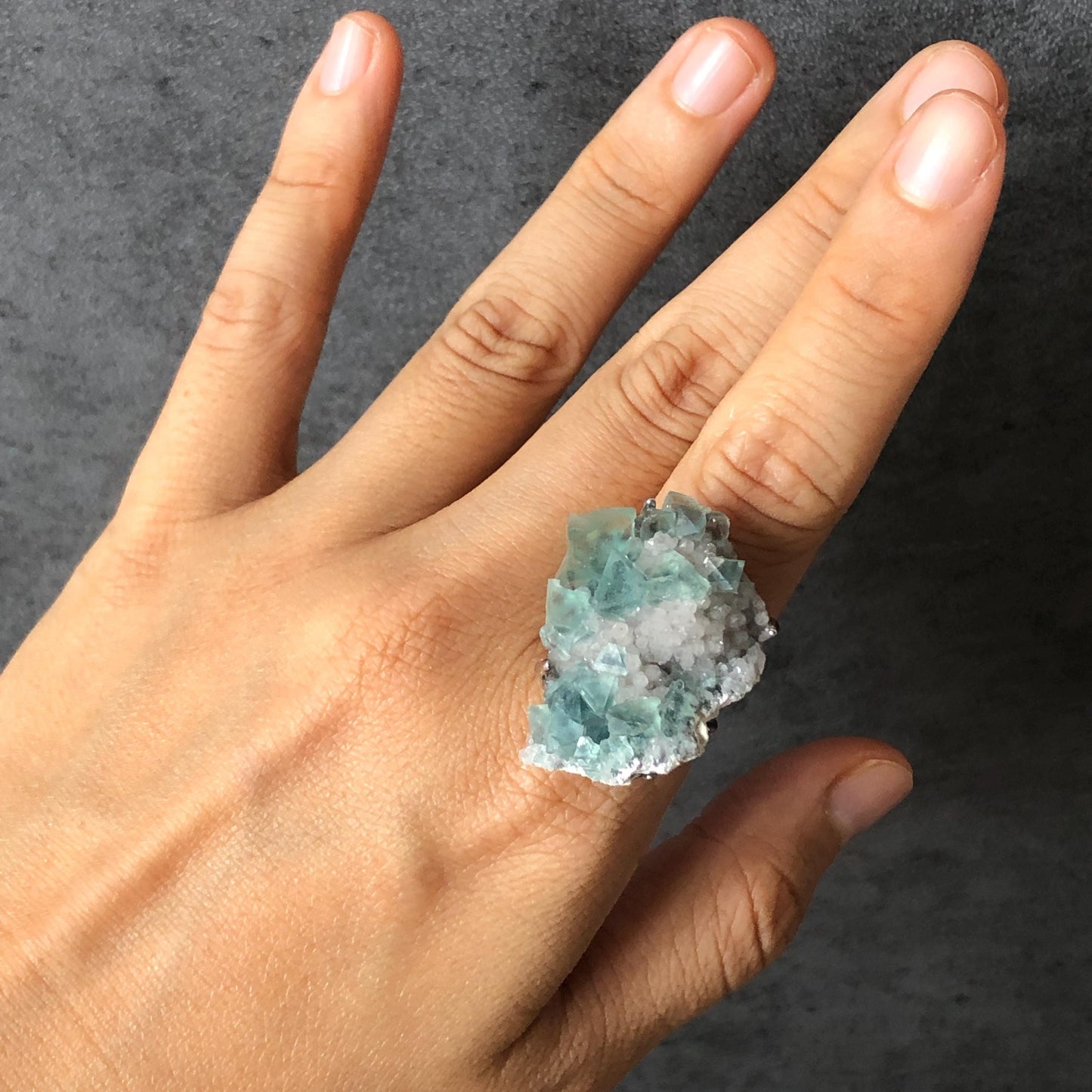 Raw Fluorite Ring, Green Fluorite Ring, Raw Crystal Ring, Raw Stone Ring, adjustable gemstone ring, Chunky Stone Ring, Large Statement Ring for Men and Women,Big Birthstone Ring, Raw Mineral Ring, Green Raw Crystal Ring, Crystal Band Ring