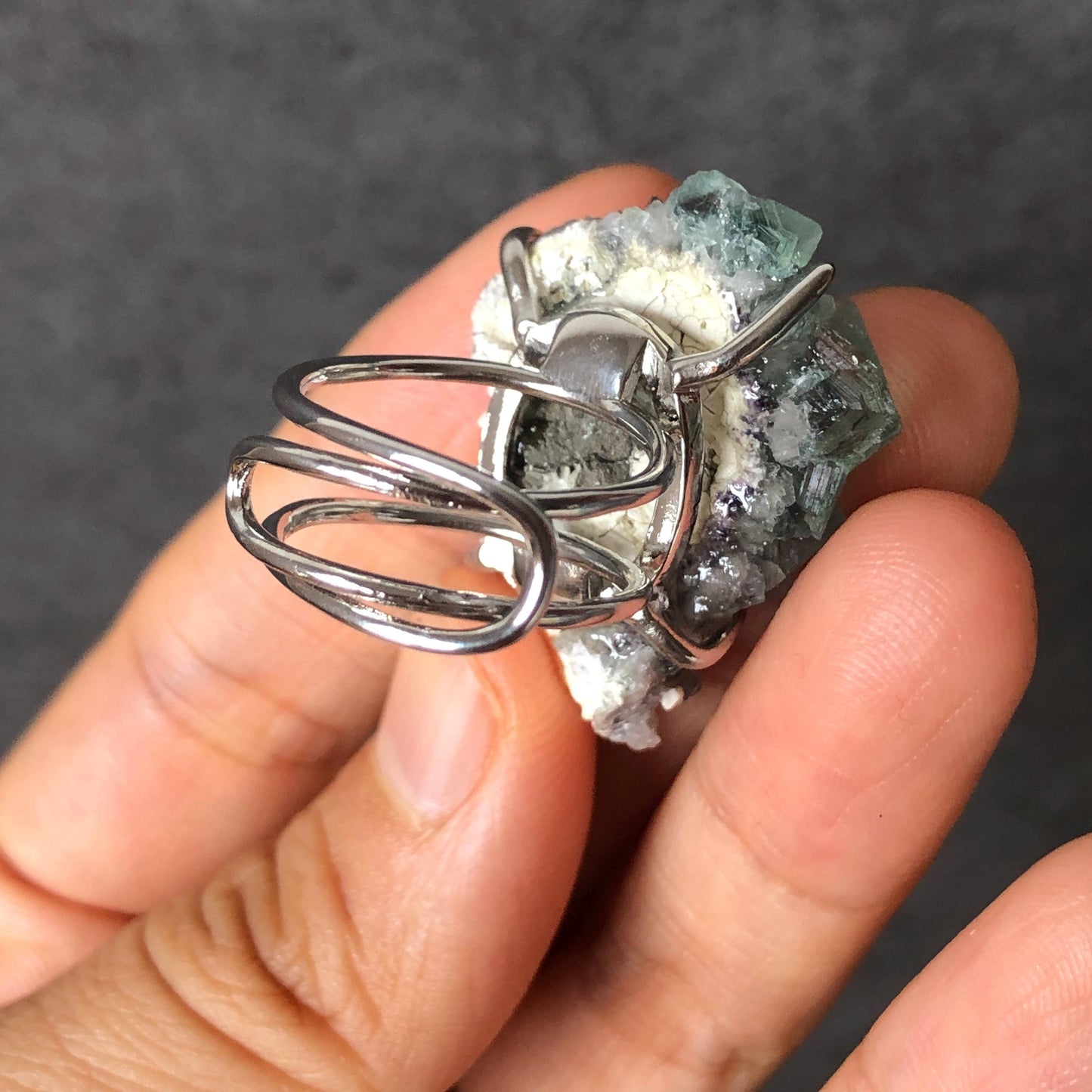 Raw Fluorite Ring, Green Fluorite Ring, Raw Crystal Ring, Raw Stone Ring, adjustable gemstone ring, Chunky Stone Ring, Large Statement Ring for Men and Women,Big Birthstone Ring, Raw Mineral Ring, Green Raw Crystal Ring, Crystal Band Ring