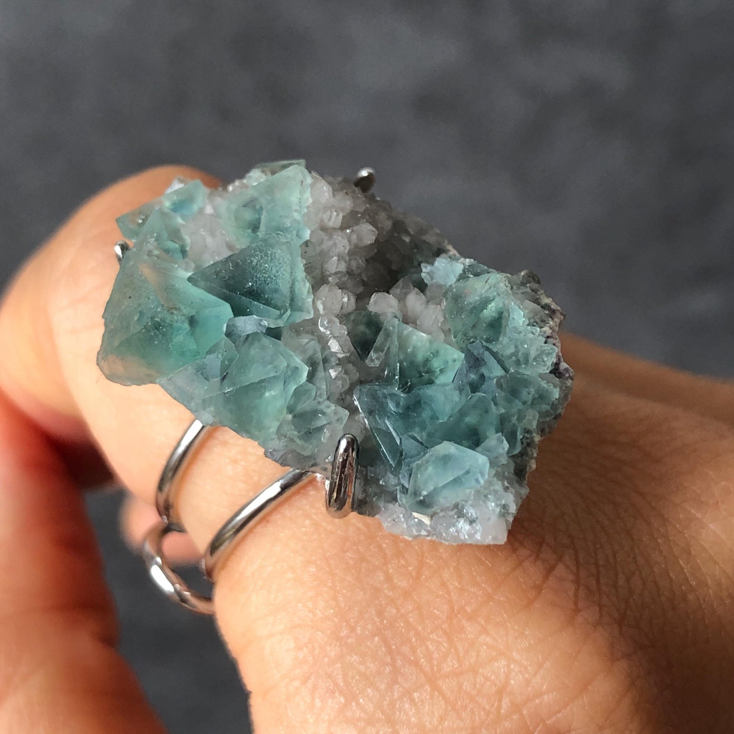 Raw Fluorite Ring, Green Fluorite Ring, Raw Crystal Ring, Raw Stone Ring, adjustable gemstone ring, Chunky Stone Ring, Large Statement Ring for Men and Women,Big Birthstone Ring, Raw Mineral Ring, Green Raw Crystal Ring, Crystal Band Ring