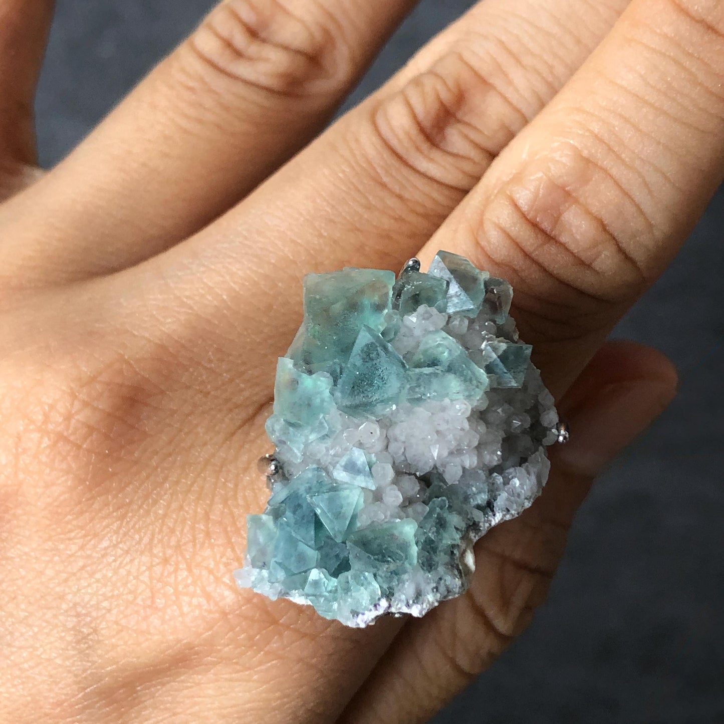 Raw Fluorite Ring, Green Fluorite Ring, Raw Crystal Ring, Raw Stone Ring, adjustable gemstone ring, Chunky Stone Ring, Large Statement Ring for Men and Women,Big Birthstone Ring, Raw Mineral Ring, Green Raw Crystal Ring, Crystal Band Ring